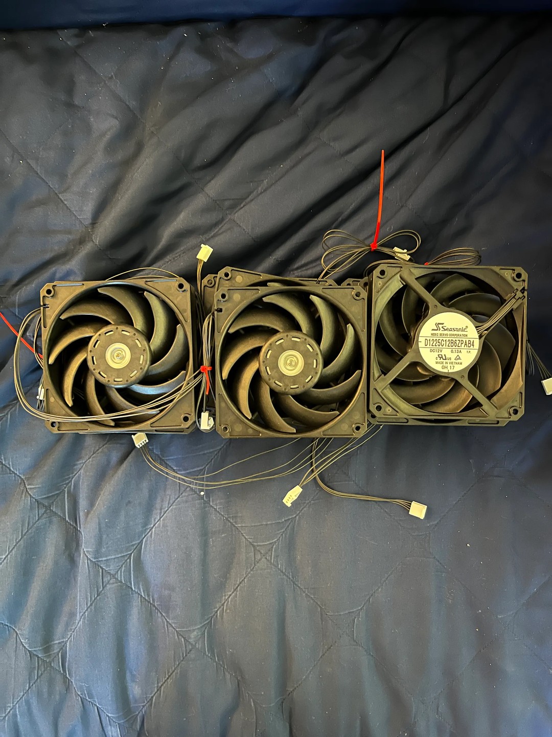 Seasonic case fans (NIDEC SERVO D1225C12B6ZPAB4) | Jawa