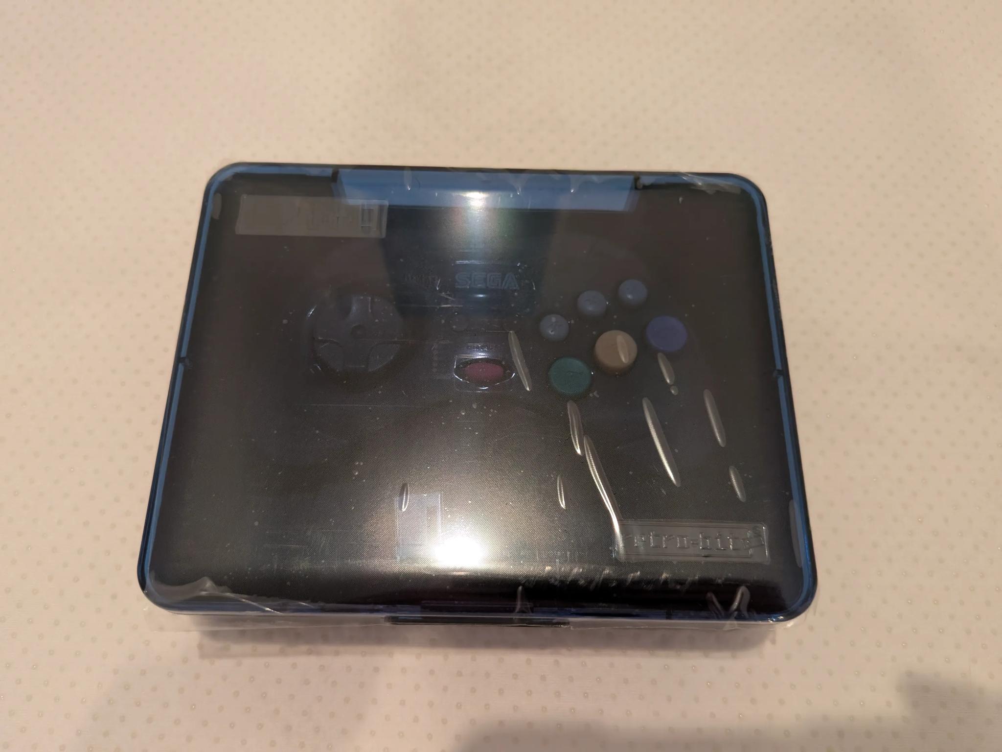 Retro-Bit Sega Saturn 8-Button 2.4GHz Wireless Arcade Pad