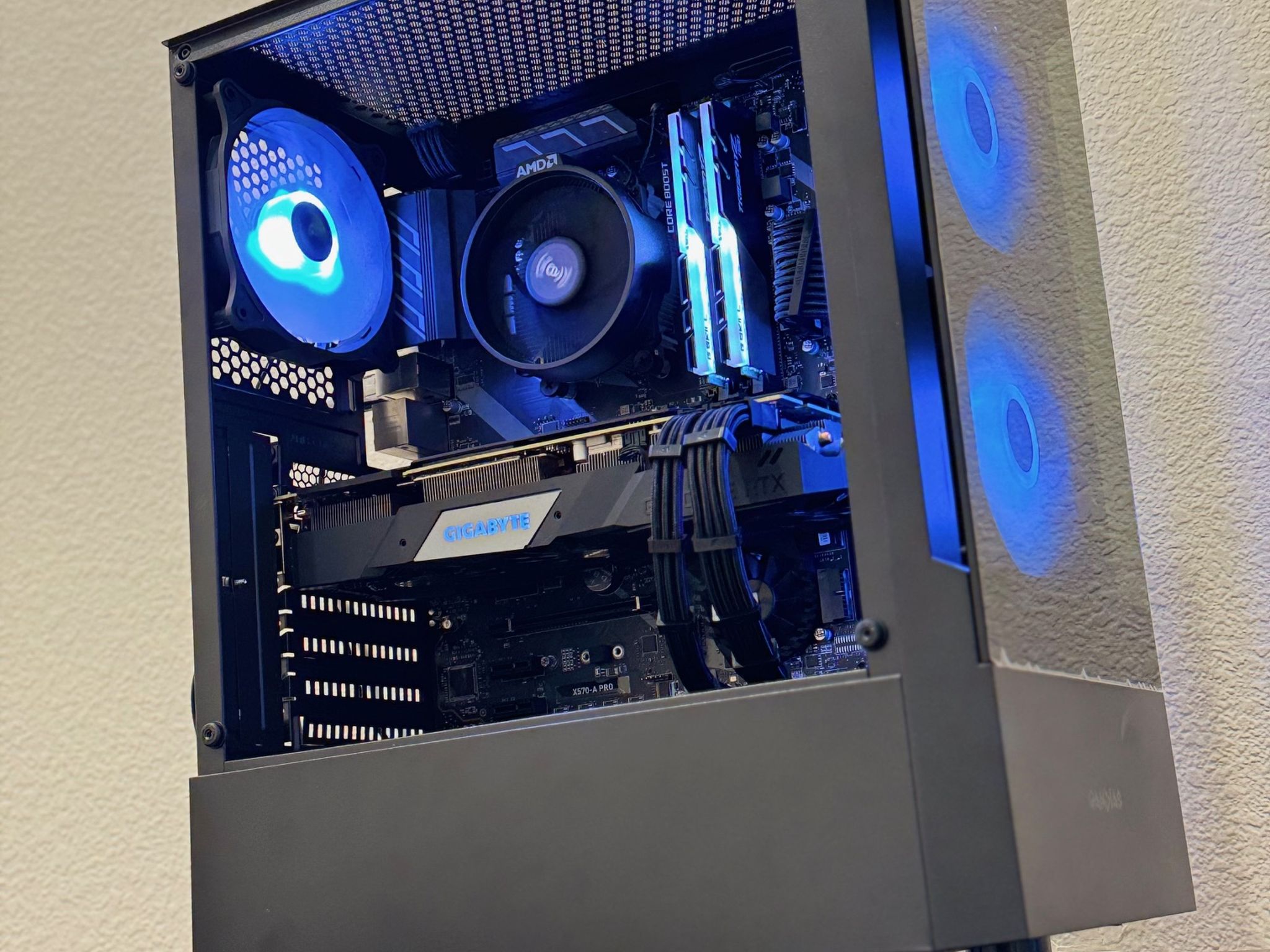 🖤Incognito🖤Sleek All-Black RTX Gaming PC! RTX 2070 SUPER, Ryzen 5 3600X, 1TB Storage.
