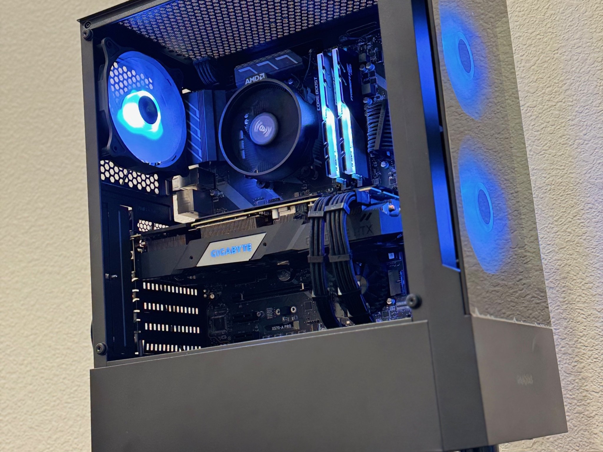 🖤Incognito🖤Sleek All-Black RTX Gaming PC! RTX 2070 SUPER, Ryzen 5 3600X, 1TB Storage.