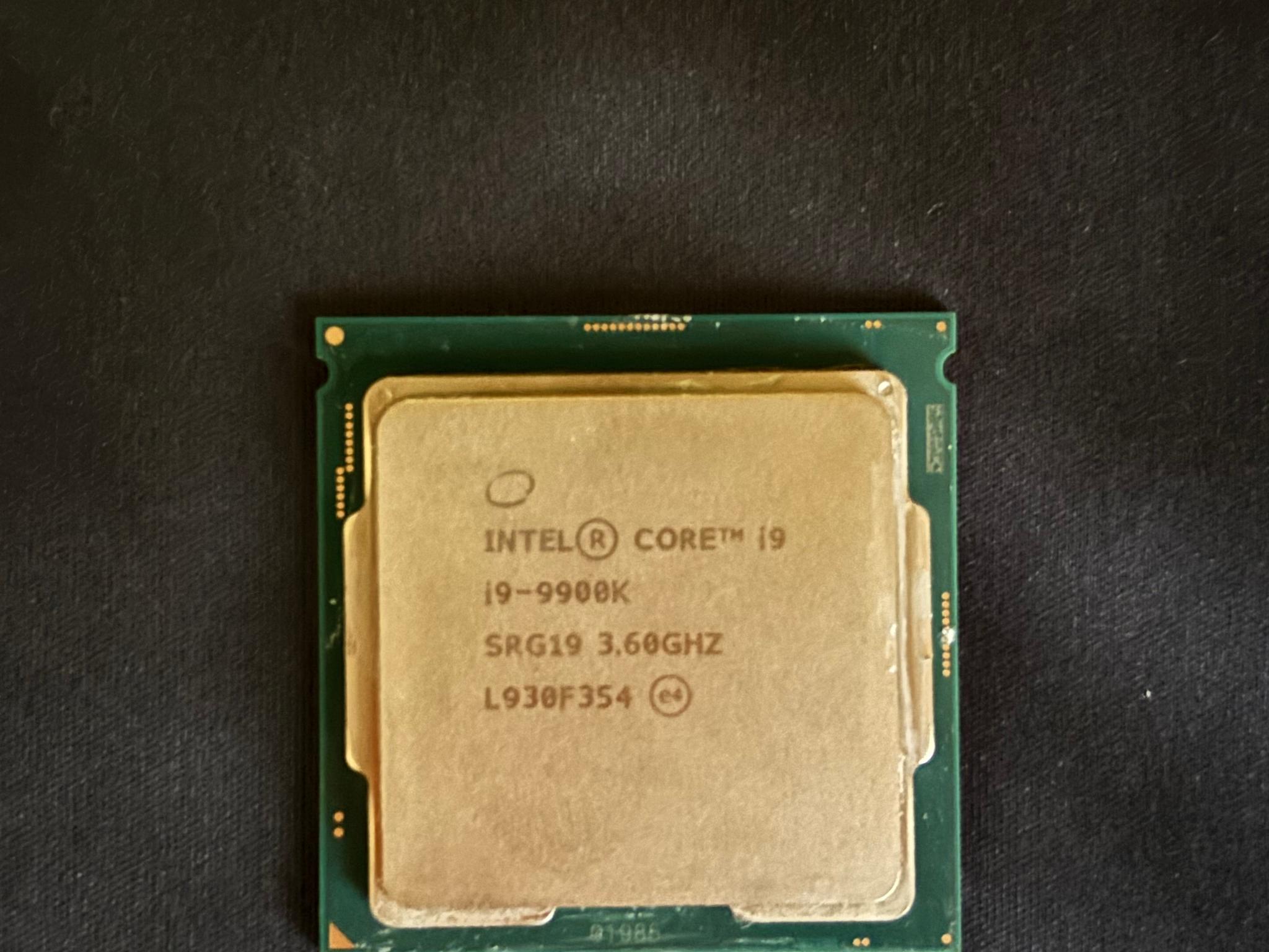 i9-9900KS + Z390 Aorus Master + 32GB 3200C16 Corsair Vengeance RGB