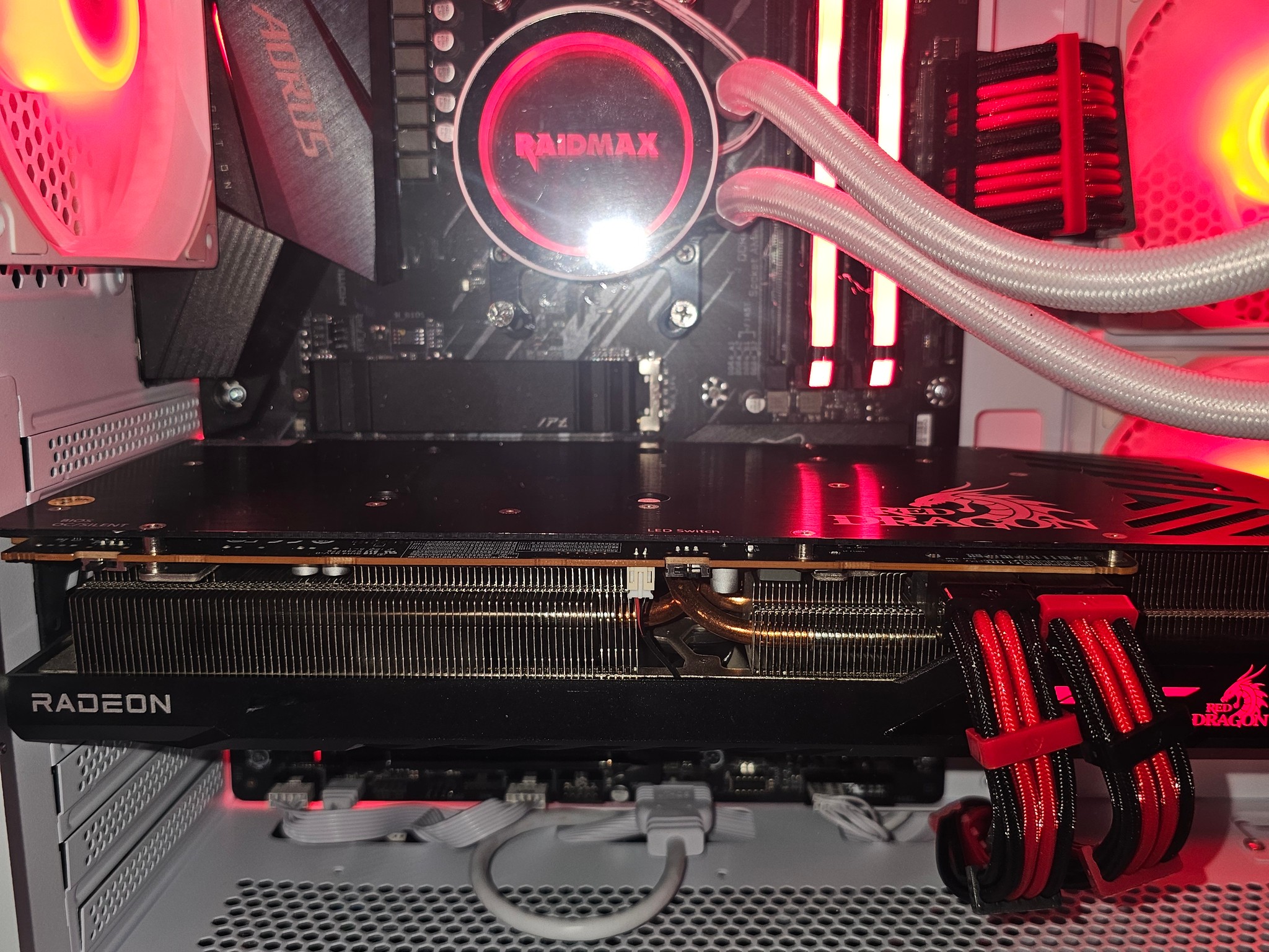 White Gaming PC | Ryzen 9 5900X | 32GB RAM | RX 6800XT 16GB | 1TB | Windows 11 Pro |