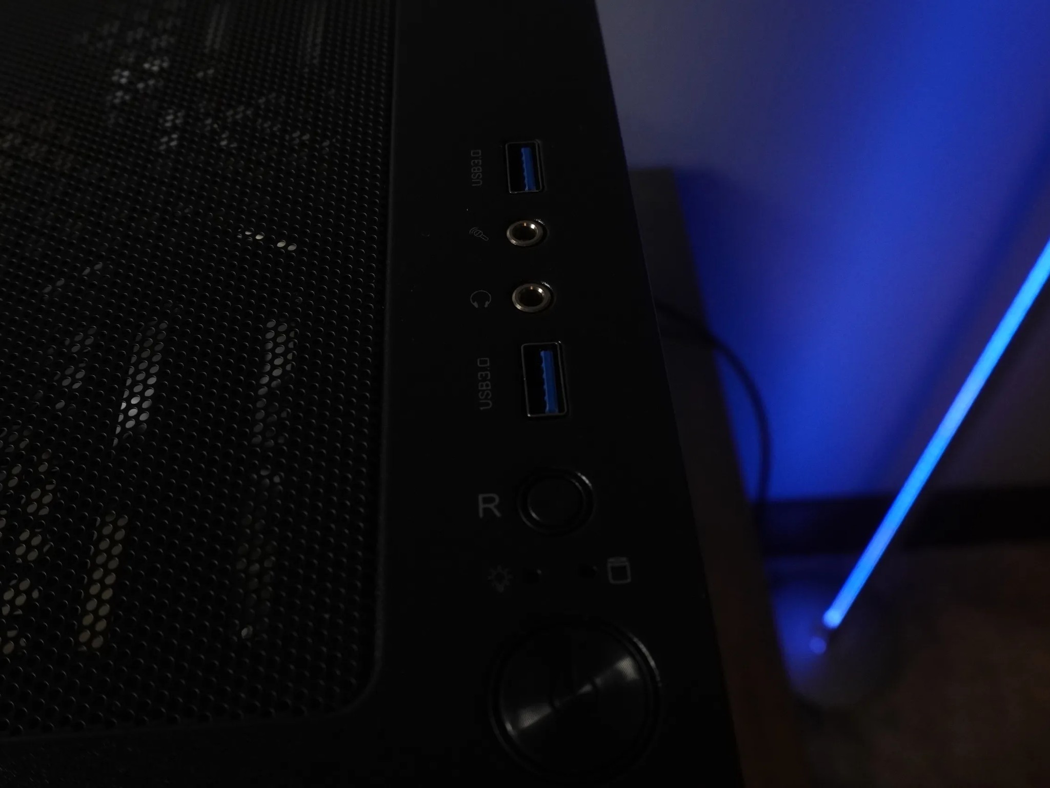 🖤 STEALTH BEAST 🖤 1440p/1080p GAMING MACHINE 💚RTX 2070 Super 🧡 Ryzen 5 5600 | 32GB | WIFI