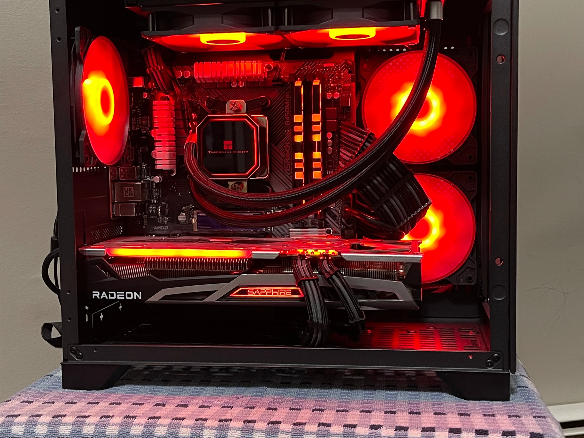 Dark Knight| Ryzen 5 5600X/RX 6700XT