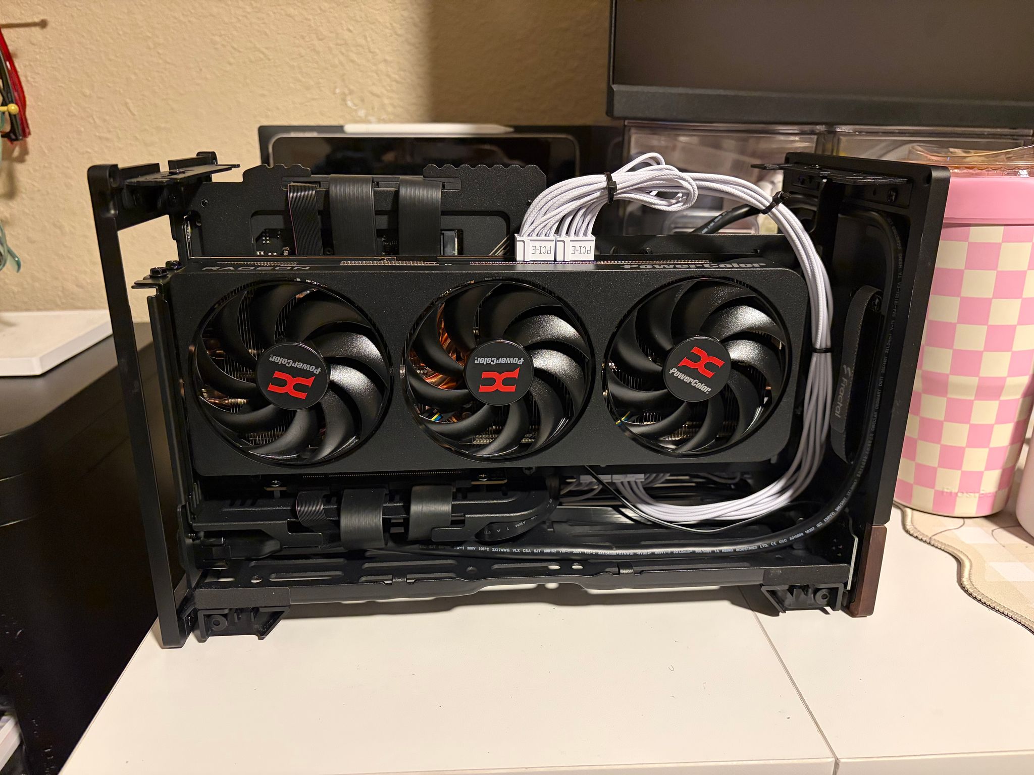 SFF Gaming PC 9070 GRE 12G/5600X3D