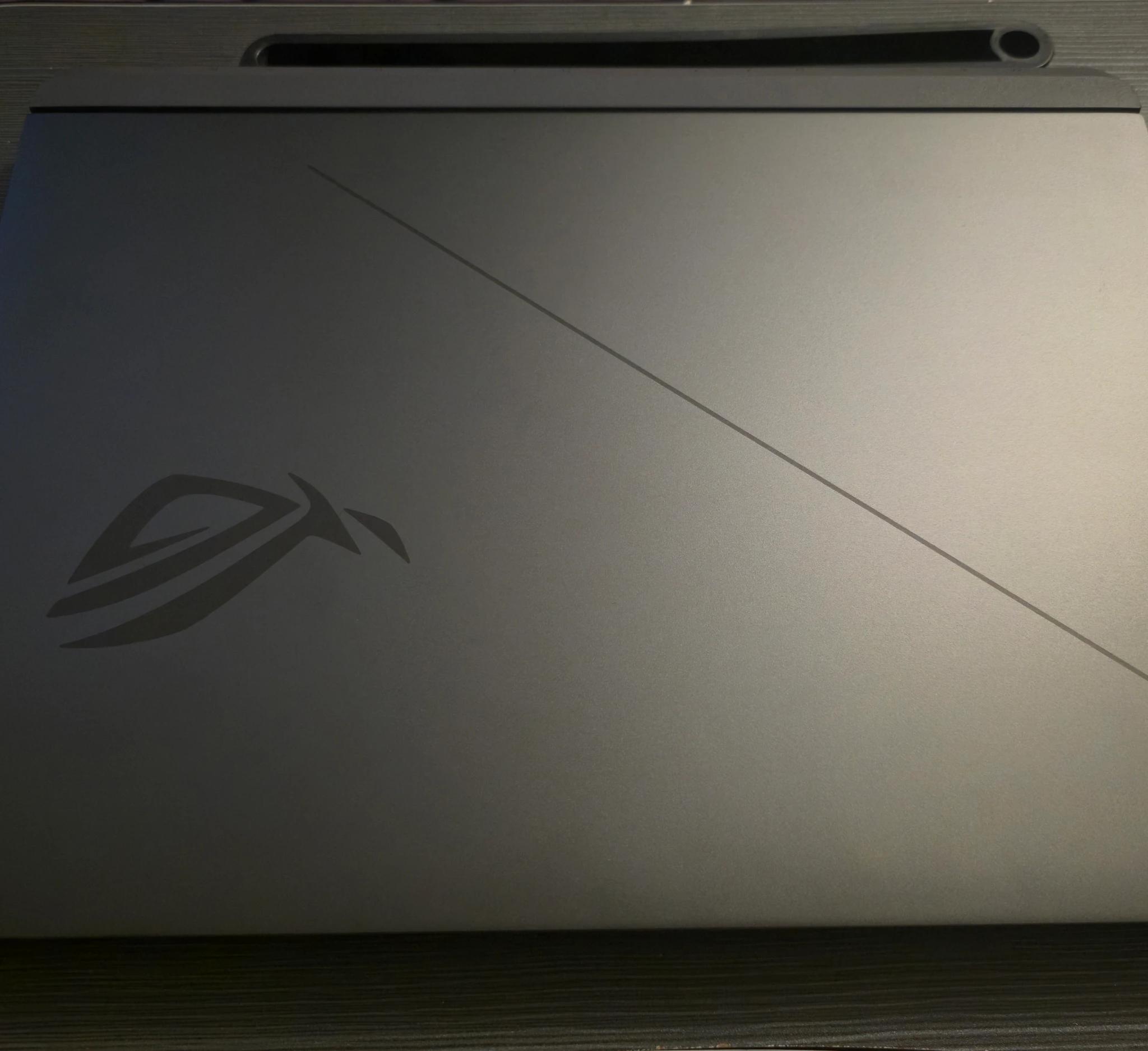 ASUS ROG Strix G16 - Core Ultra 9, 5070Ti, 32GB, 1TB
