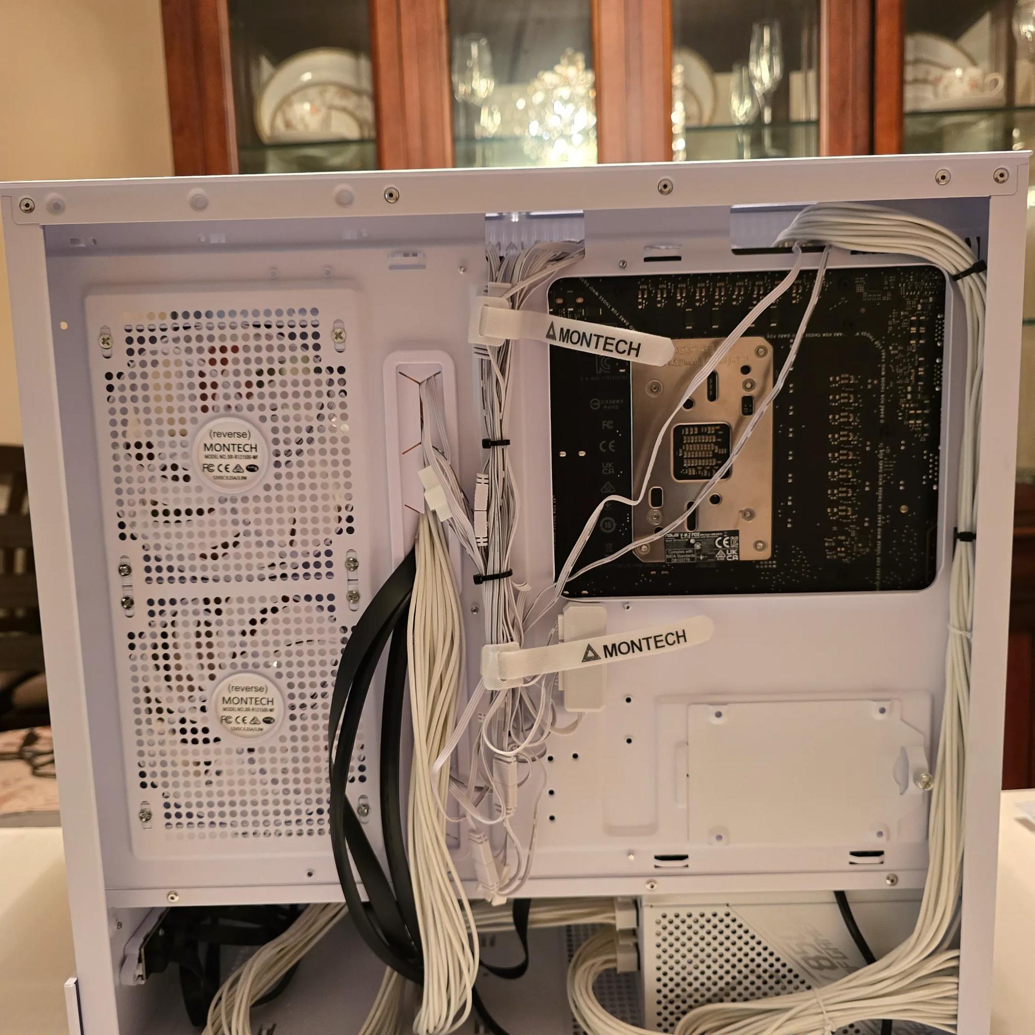 💥Versatile White PC💥 RX 9070XT | Ryzen 9 7900X | 32GB DDR5 | 1TB NVME M.2 | Windows 11 Pro