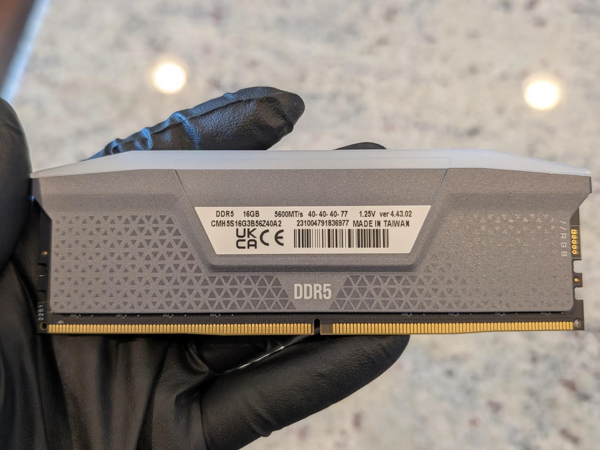 Corsair Vegeance RGB 32GB DDR5 5600 40-40-40-47 Ram