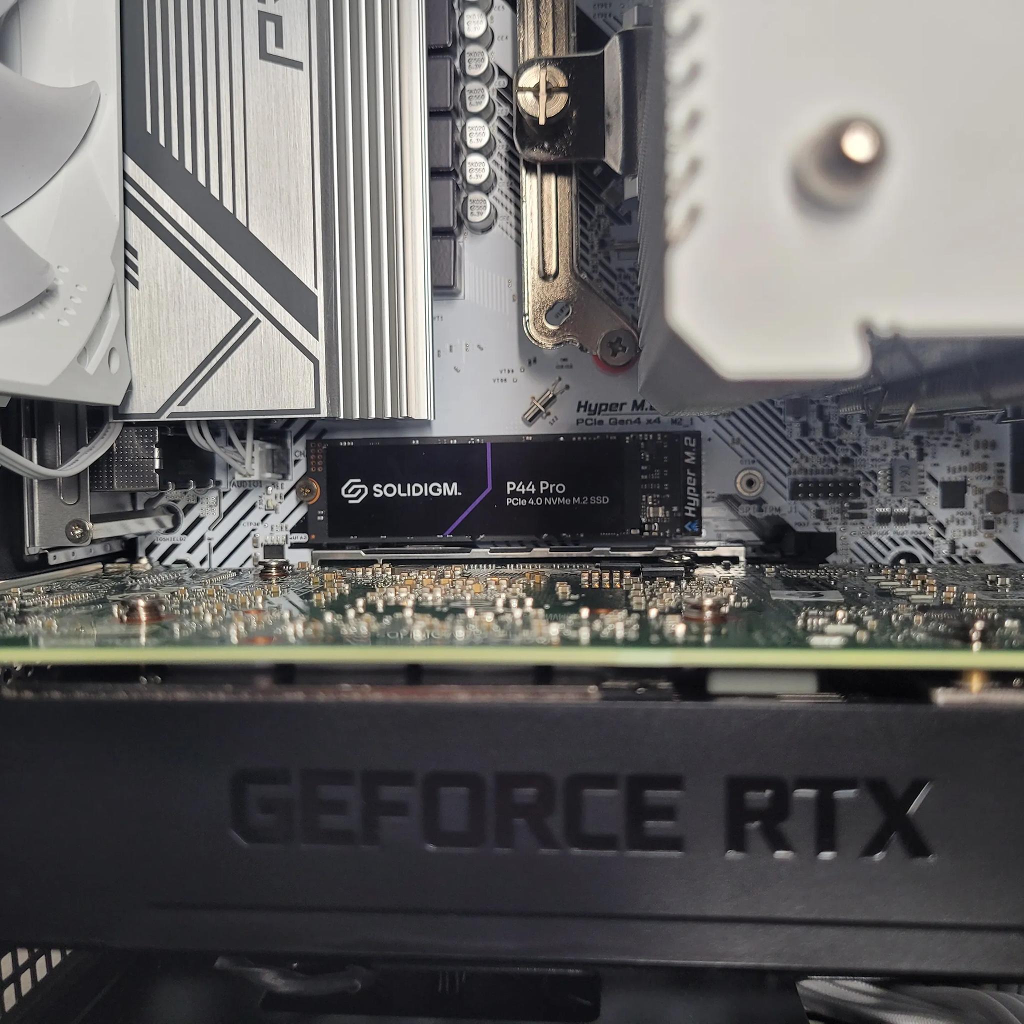Minimalist Black/White Gaming PC // 2060 Super // Ryzen 5 3600 // 16GB DDR4 // 512GB Gen4 NVME