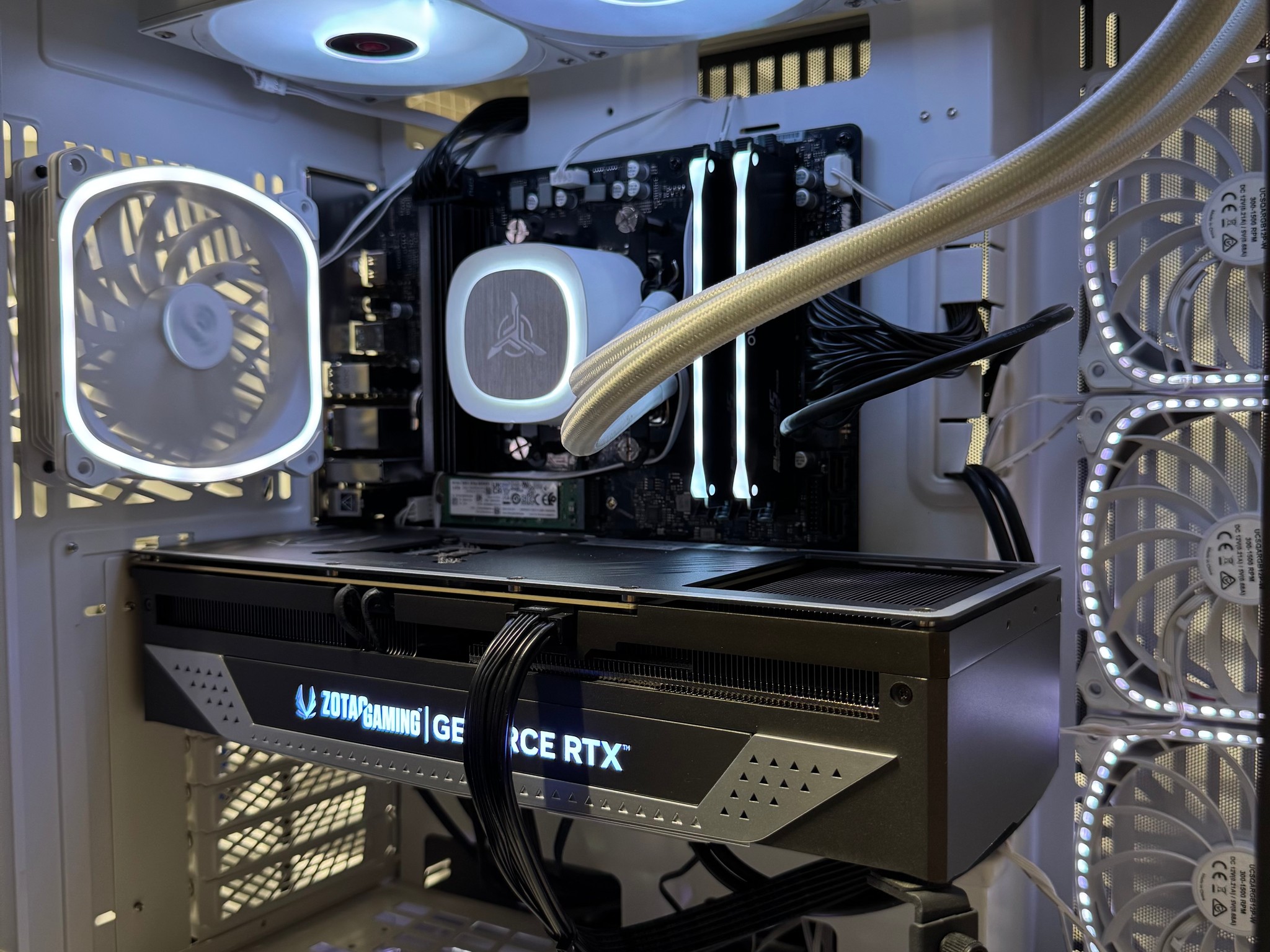 1440p/4k Pc / RTX 4070 Ti Super / Ryzen 9 7900x / 32GB DDR5 / 1TB SSD / Creator / Streaming / Gaming
