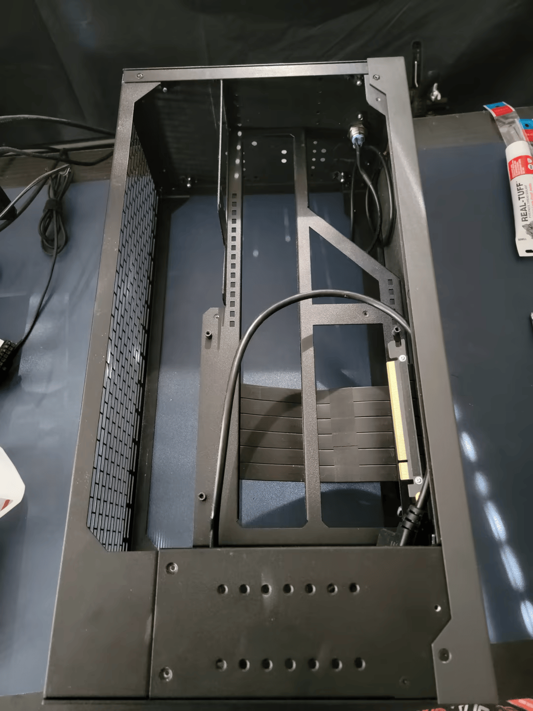 Sliger SV590 V2 Mini itx case (pcie3 x 16 riser included)
