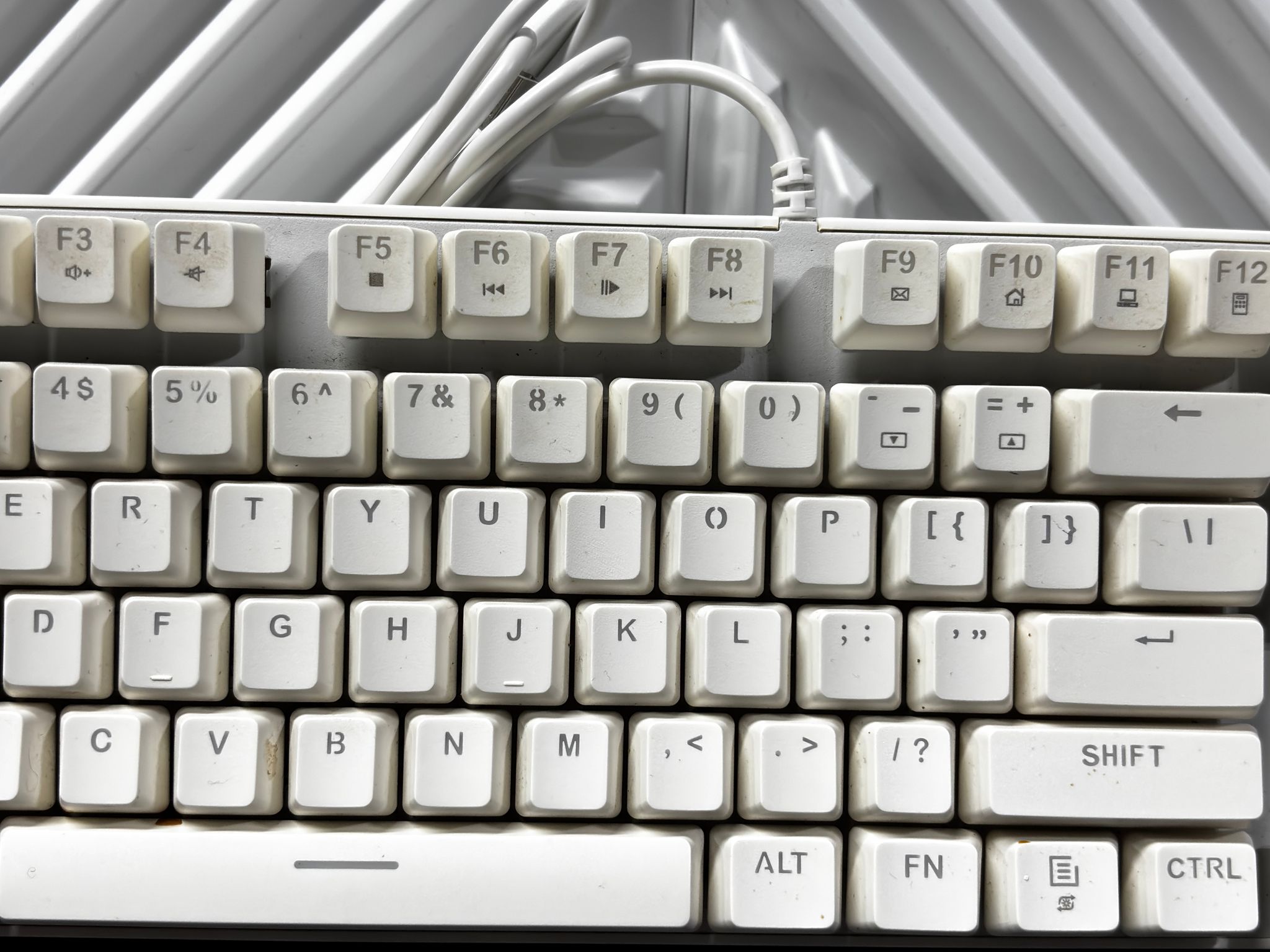 MageGee MK-Storm White Gaming Keyboard | Full Size USB | Tested Working