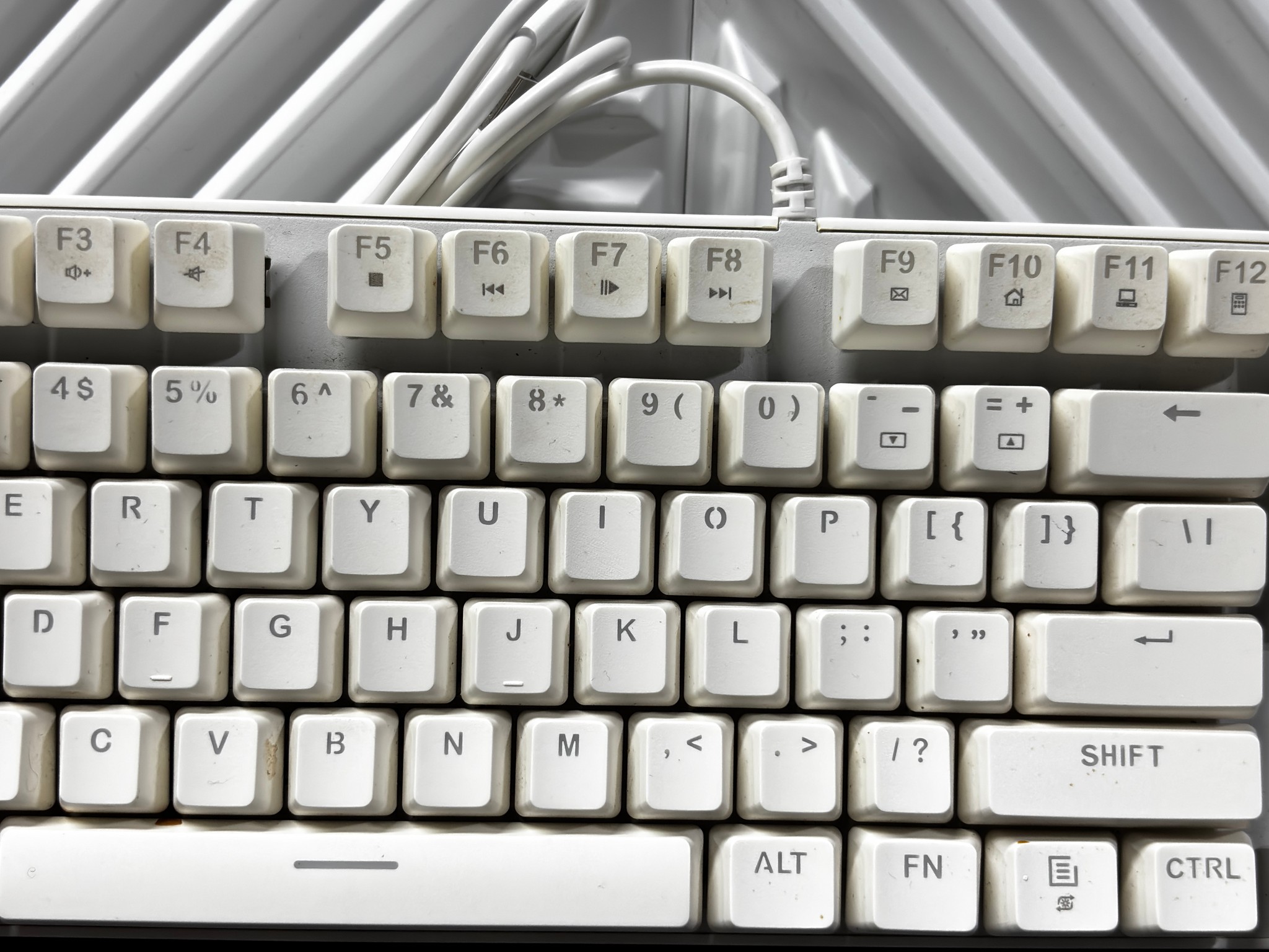 MageGee MK-Storm White Gaming Keyboard | Full Size USB | Tested Working