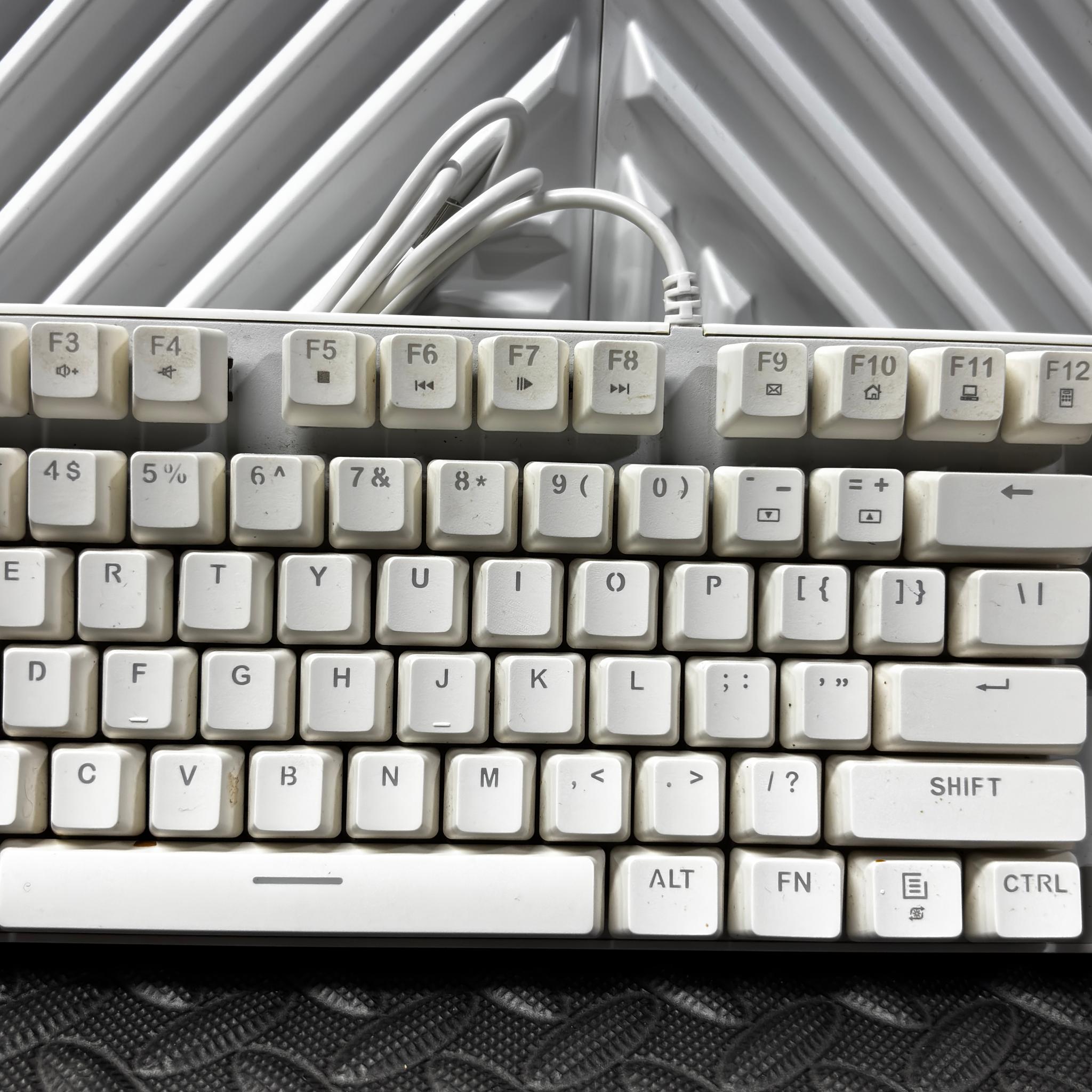 MageGee MK-Storm White Gaming Keyboard | Full Size USB | Tested Working