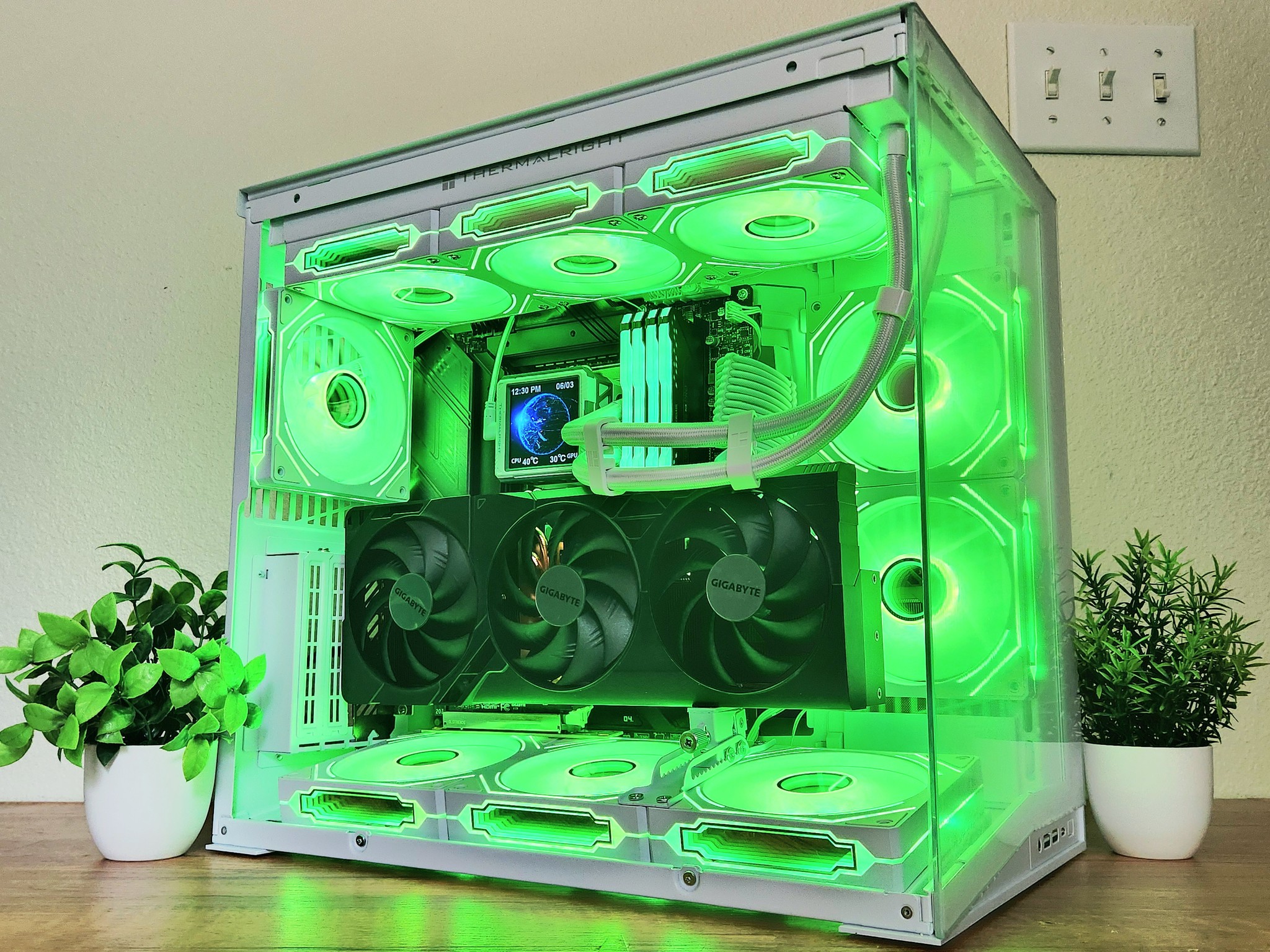 I9 13900K | RTX 4070 Ti SUPER | 32GB RAM | 4TB NVMe / SSD | WiFI + BT | WINDOWS 11 PRO