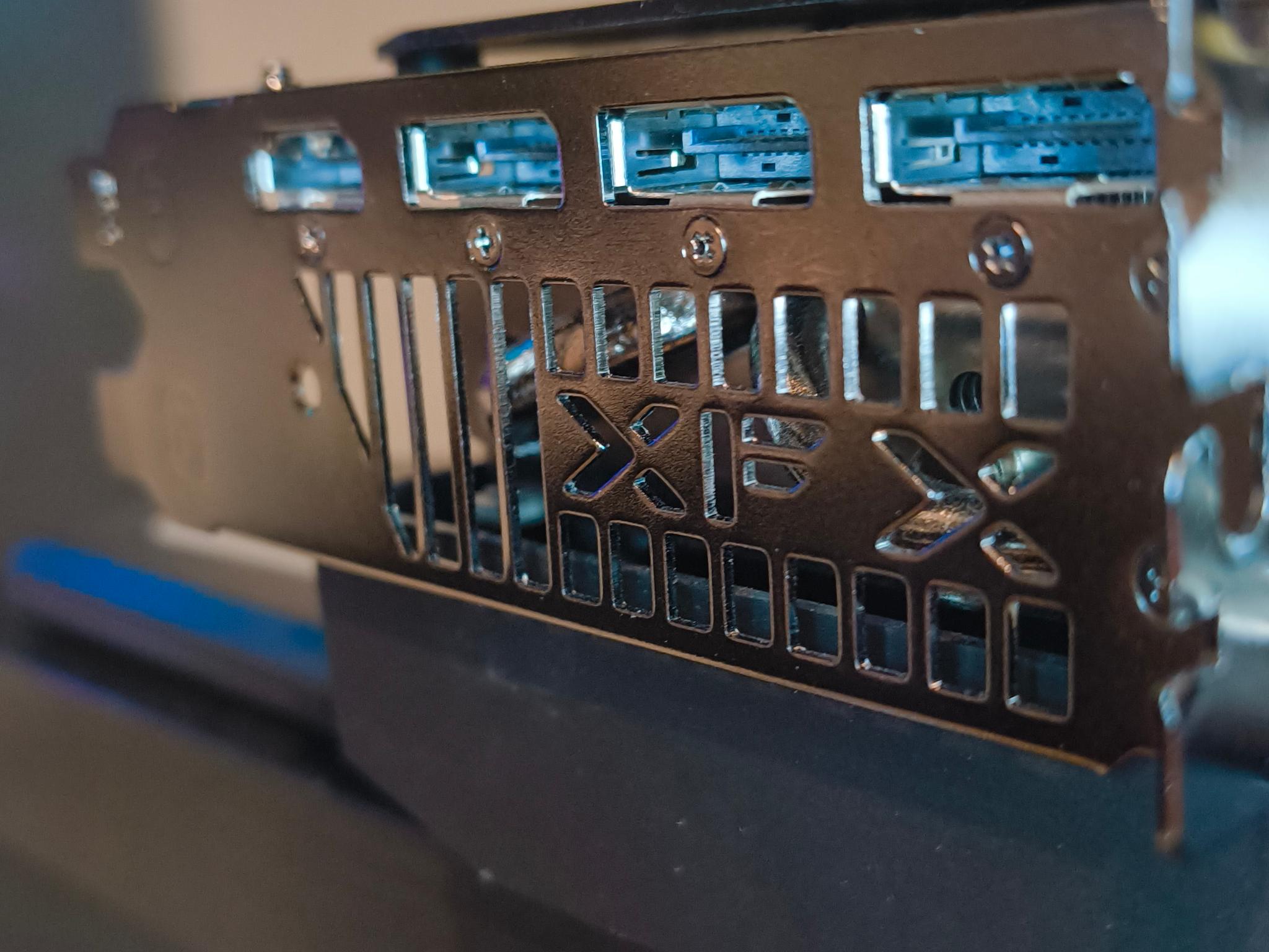 XFX QuickSilver Magnetic Air AMD Radeon RX 9070 XT 16 GB GDDR6 Pro Gaming