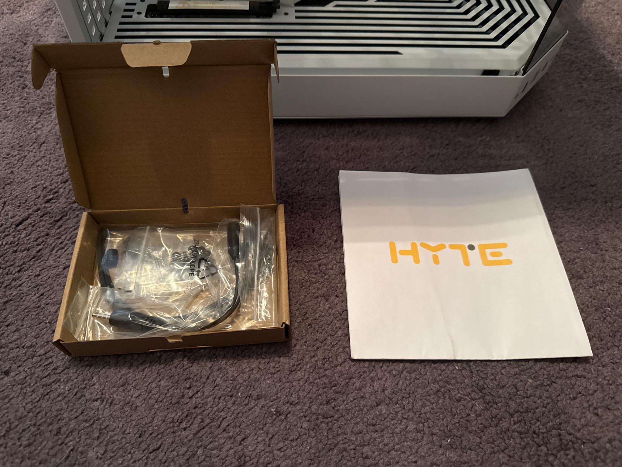 HYTE Y60 Snow (White - Tempered Glass) - Image 3