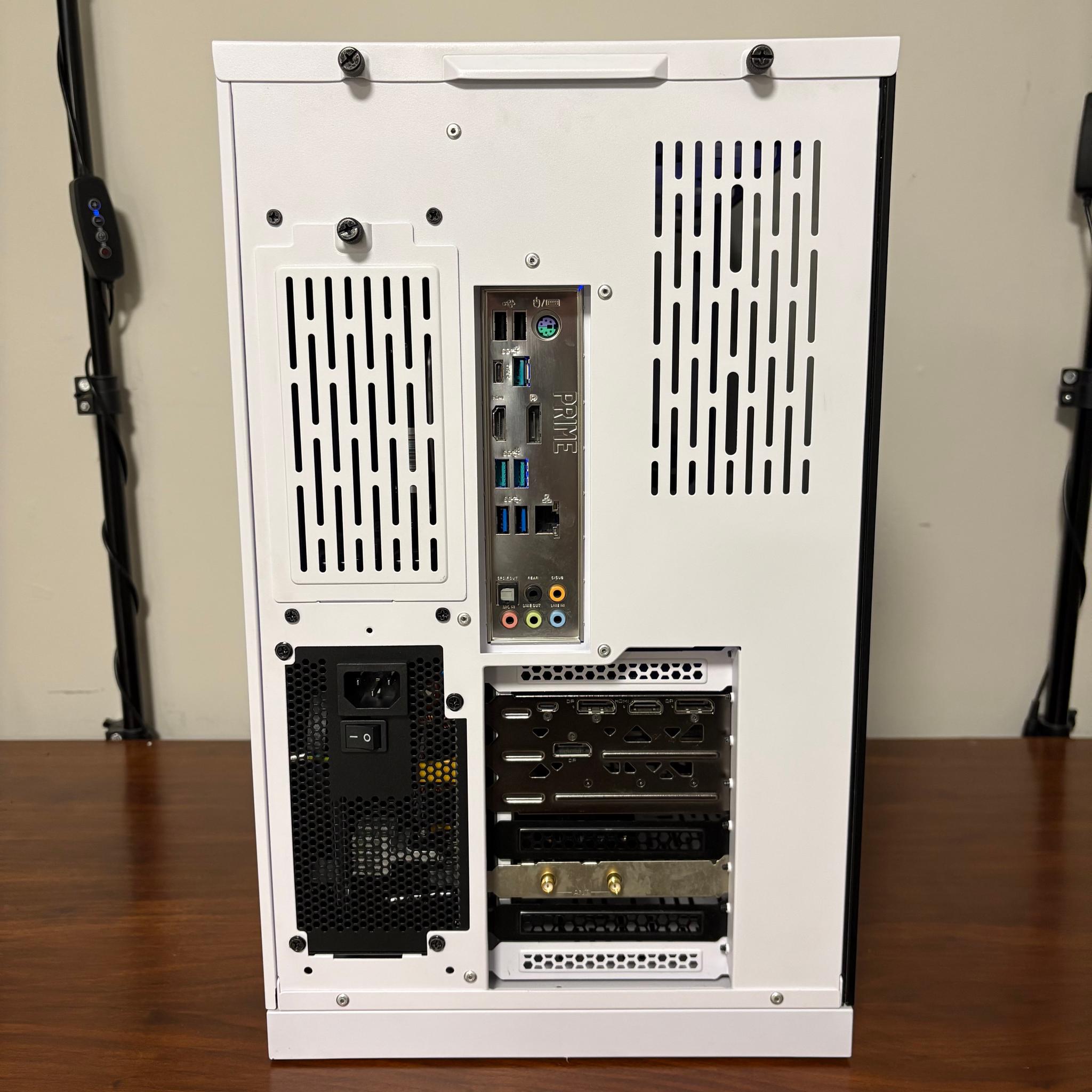RTX 2080 SUPER | i7-9700F | 32 GB DDR4 | 1 TB NVMe + 2 TB HDD | 850 W PSU | 360MM AIO | Lian Li O11
