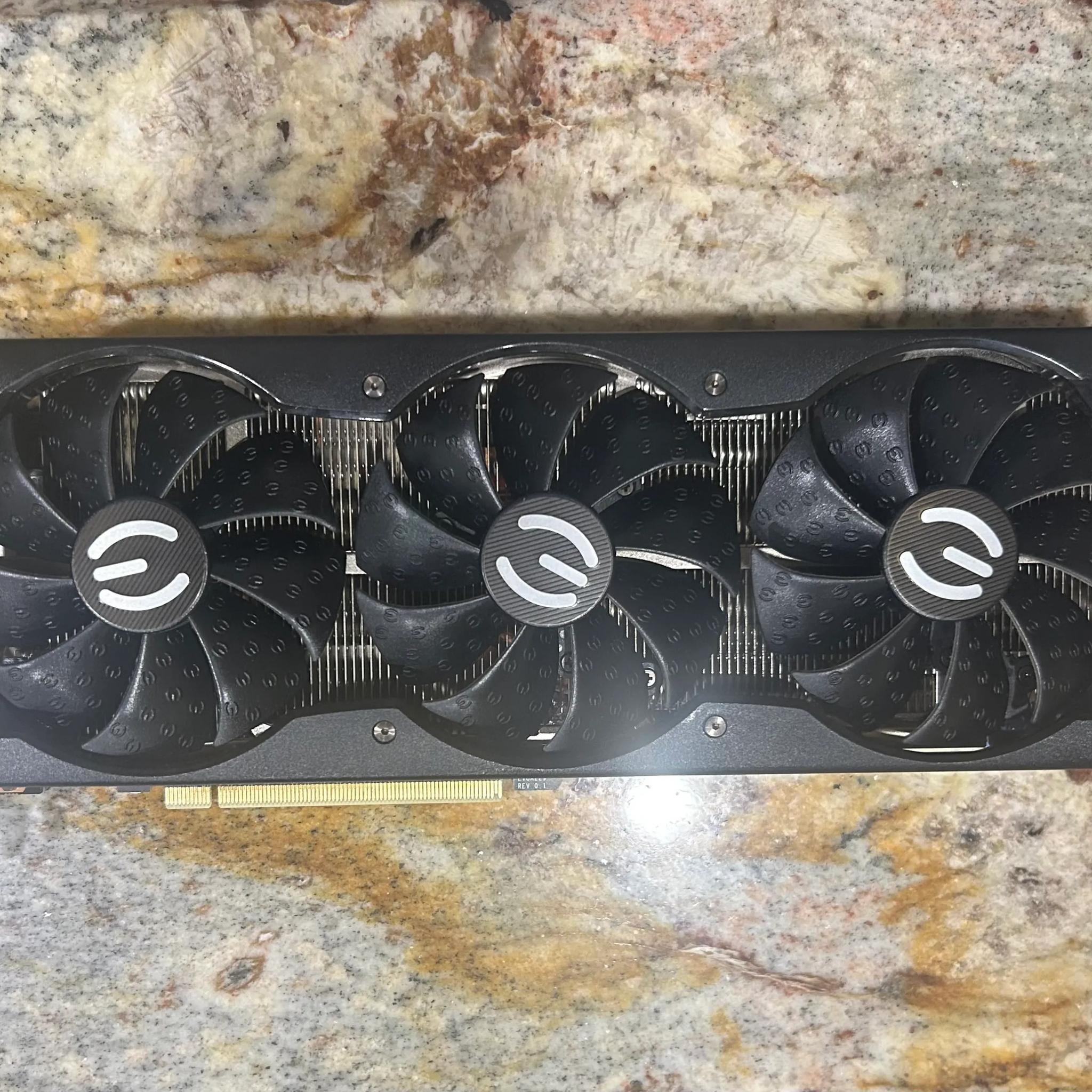 EVGA XC3 RTX 3070 (Artifacts/Damaged)