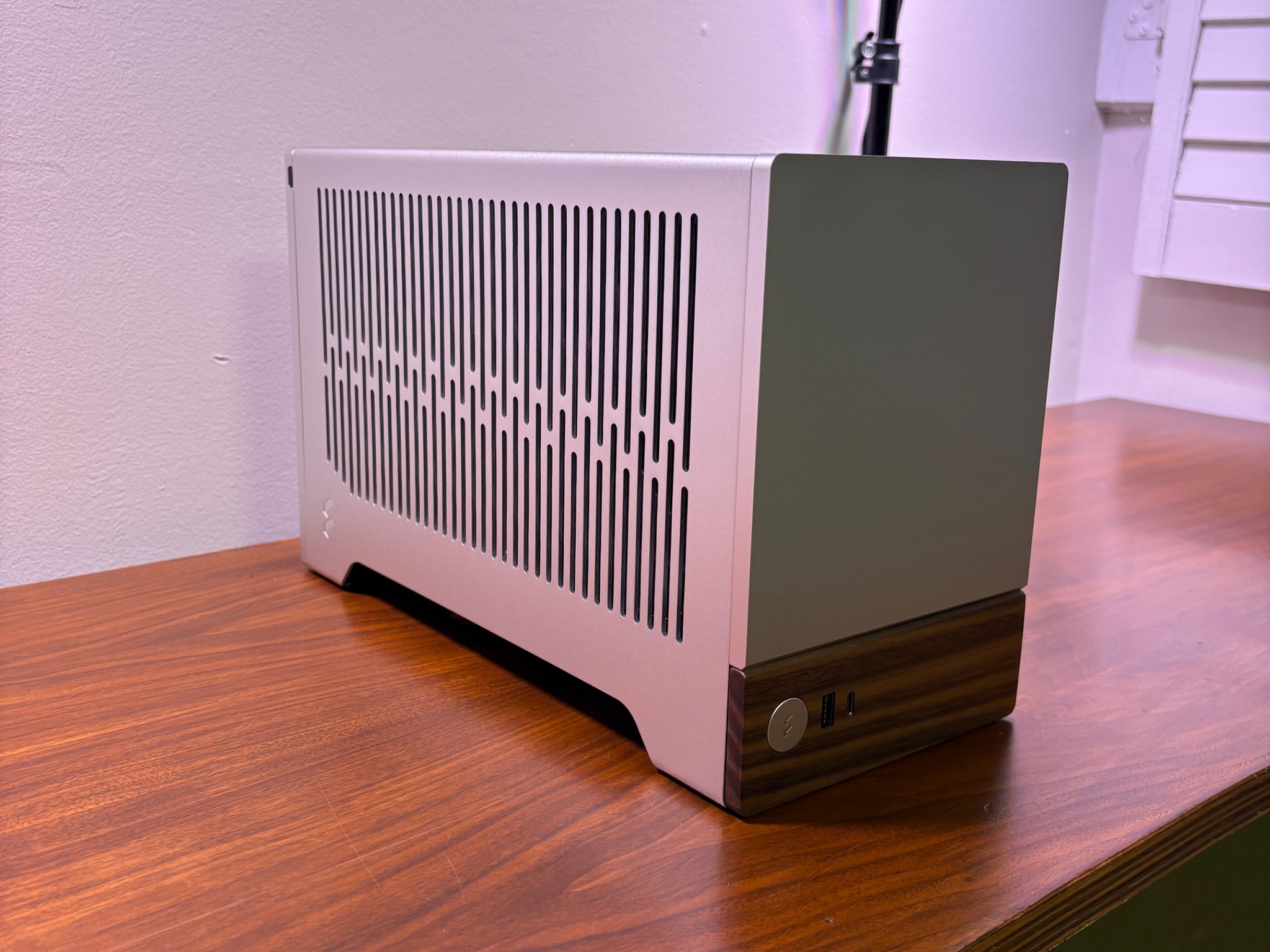 RTX 5080 FE | Ryzen 7 7800X3D | 32GB DDR5 | 2TB SSD | 850W PSU | 1x 120mm Fan | Fractal Terra ITX
