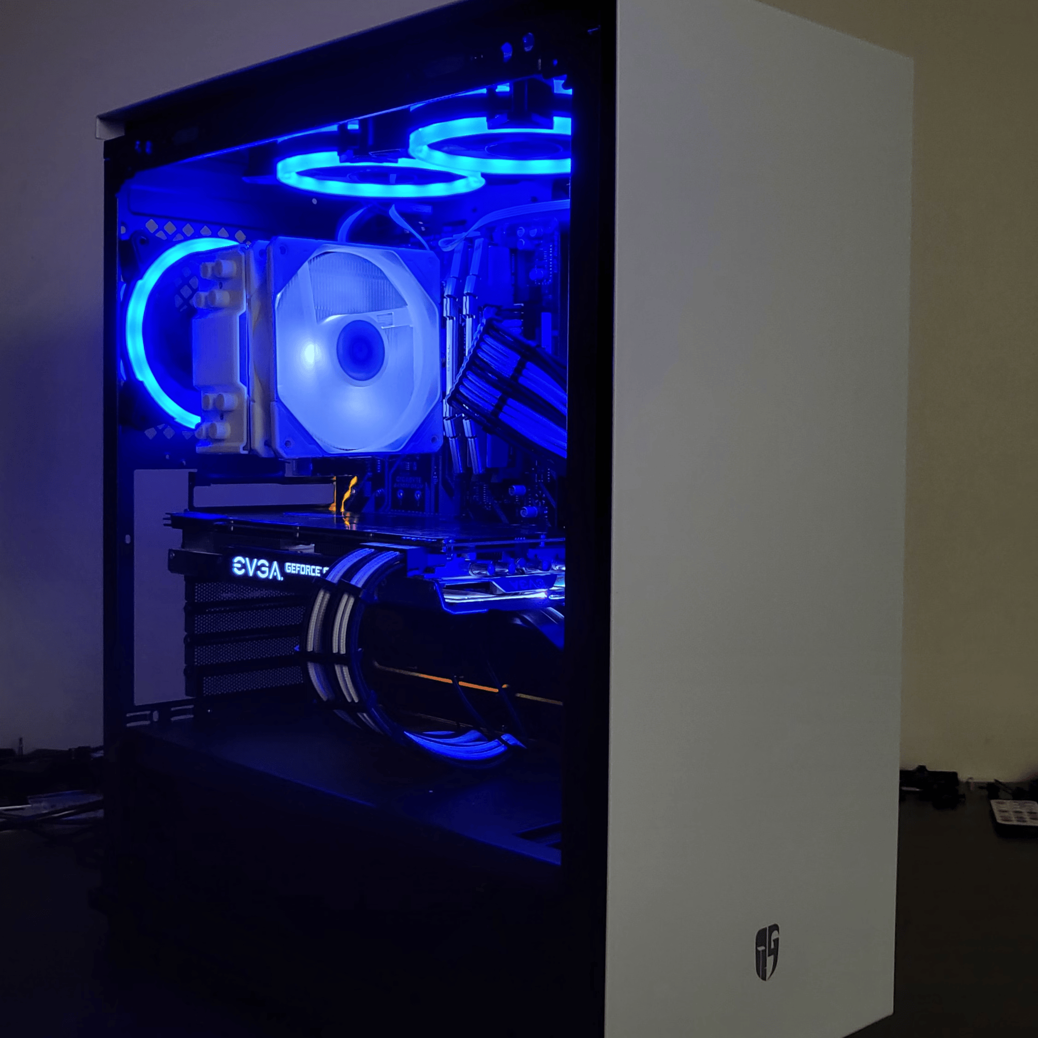 "Moonlight " Mid Range GTX 1070 Ryzen 5 Gaming/Streaming PC