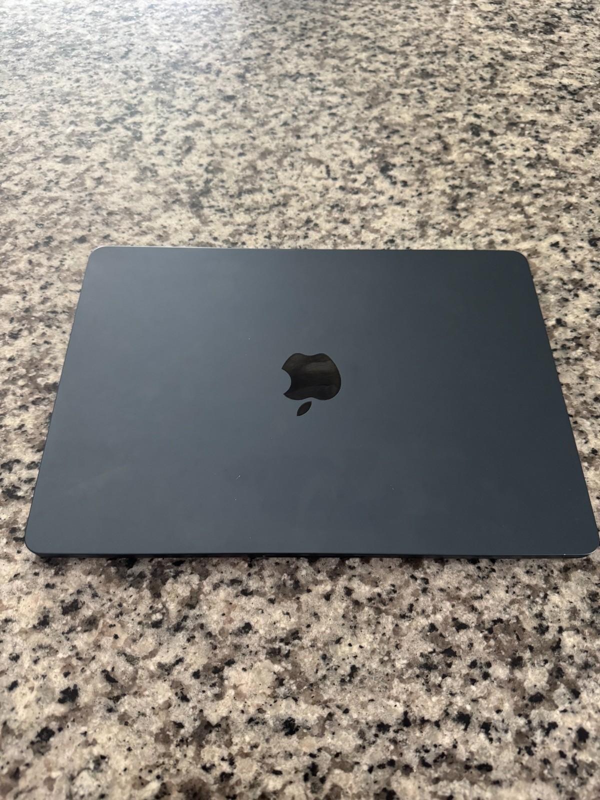 Apple MacBook Air M2 (2022) – Midnight – 256GB – I need this off my hands