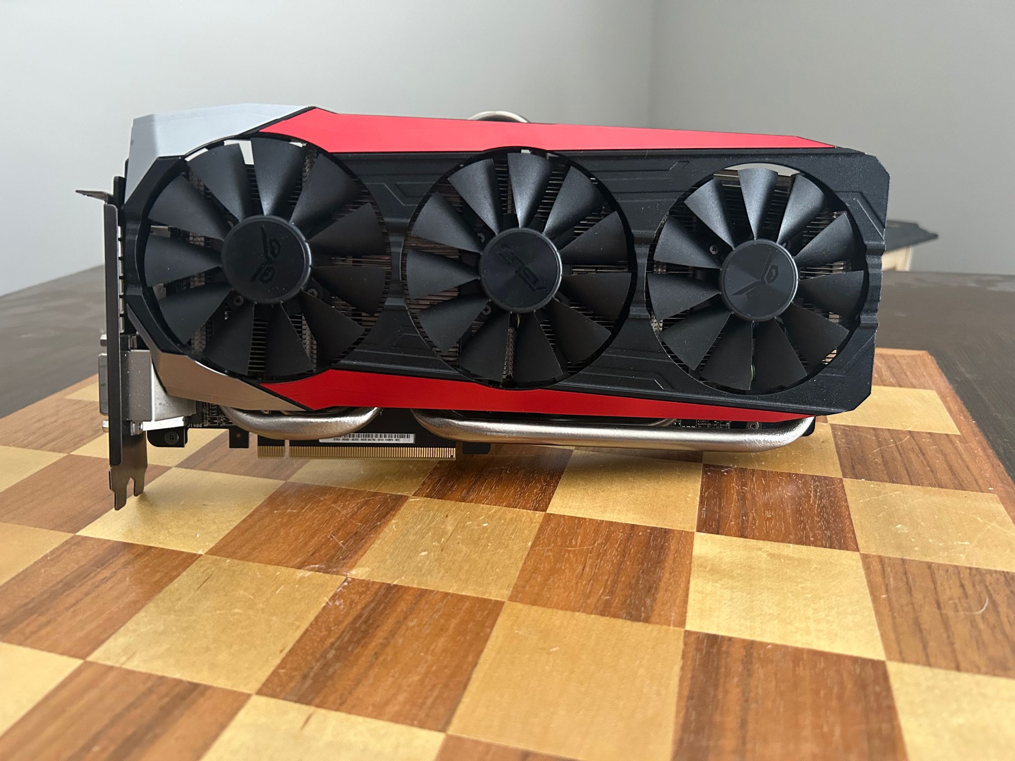 Asus Strix R9 390 Graphics Card