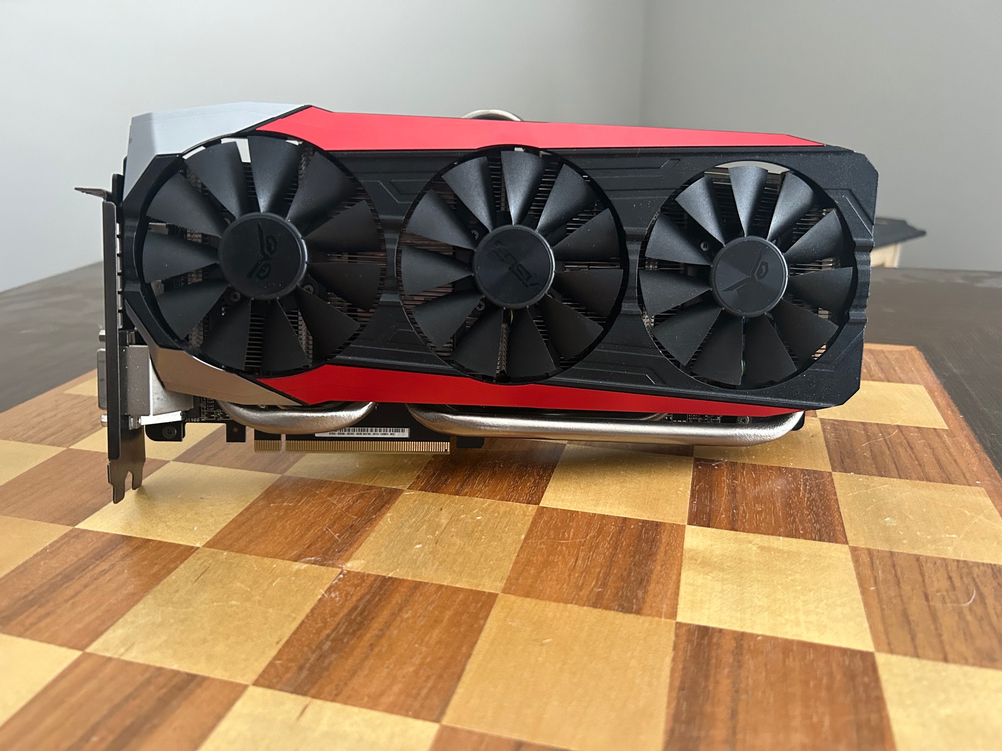 Asus Strix R9 390 Graphics Card