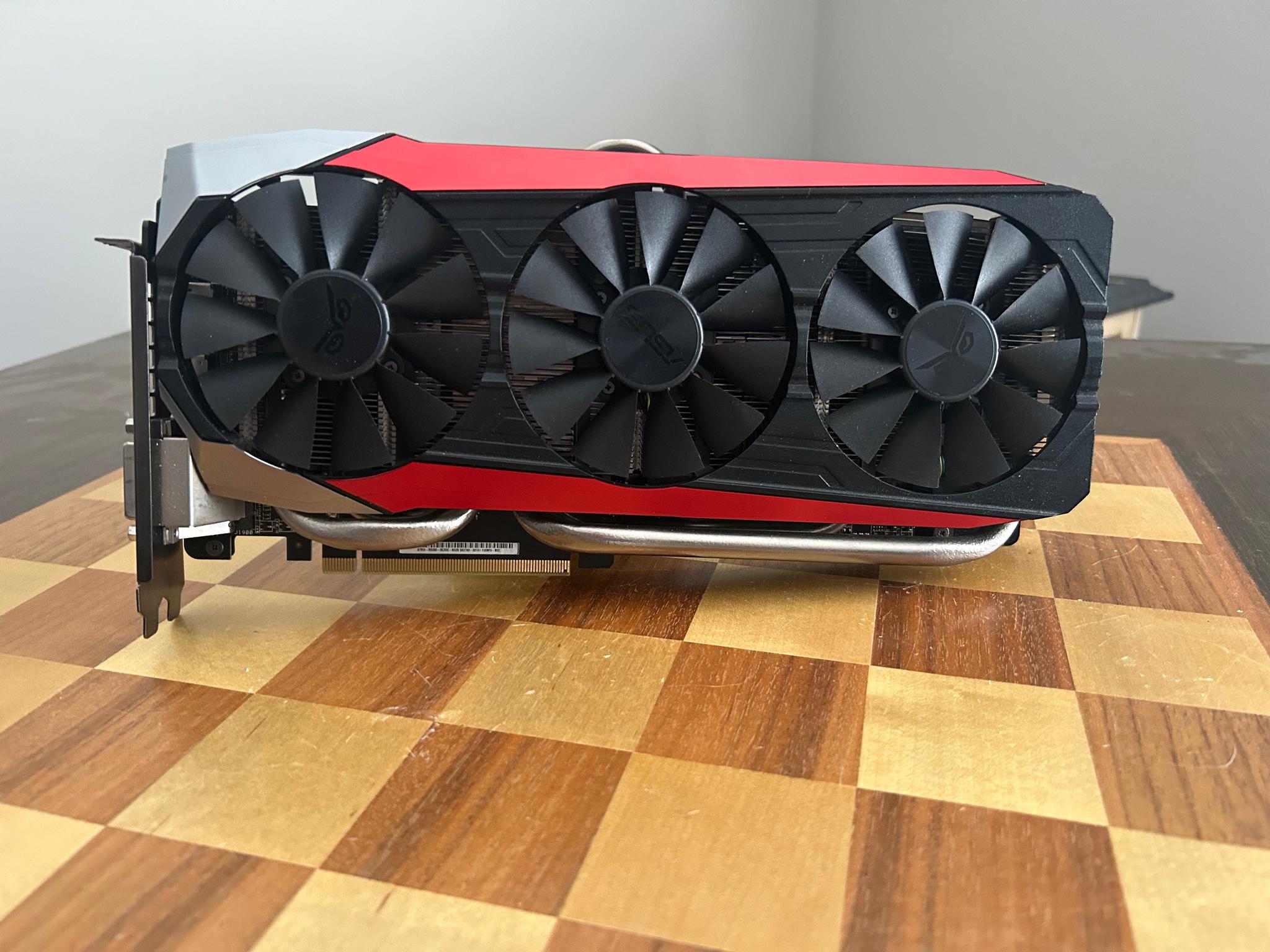 Asus Strix R9 390 Graphics Card