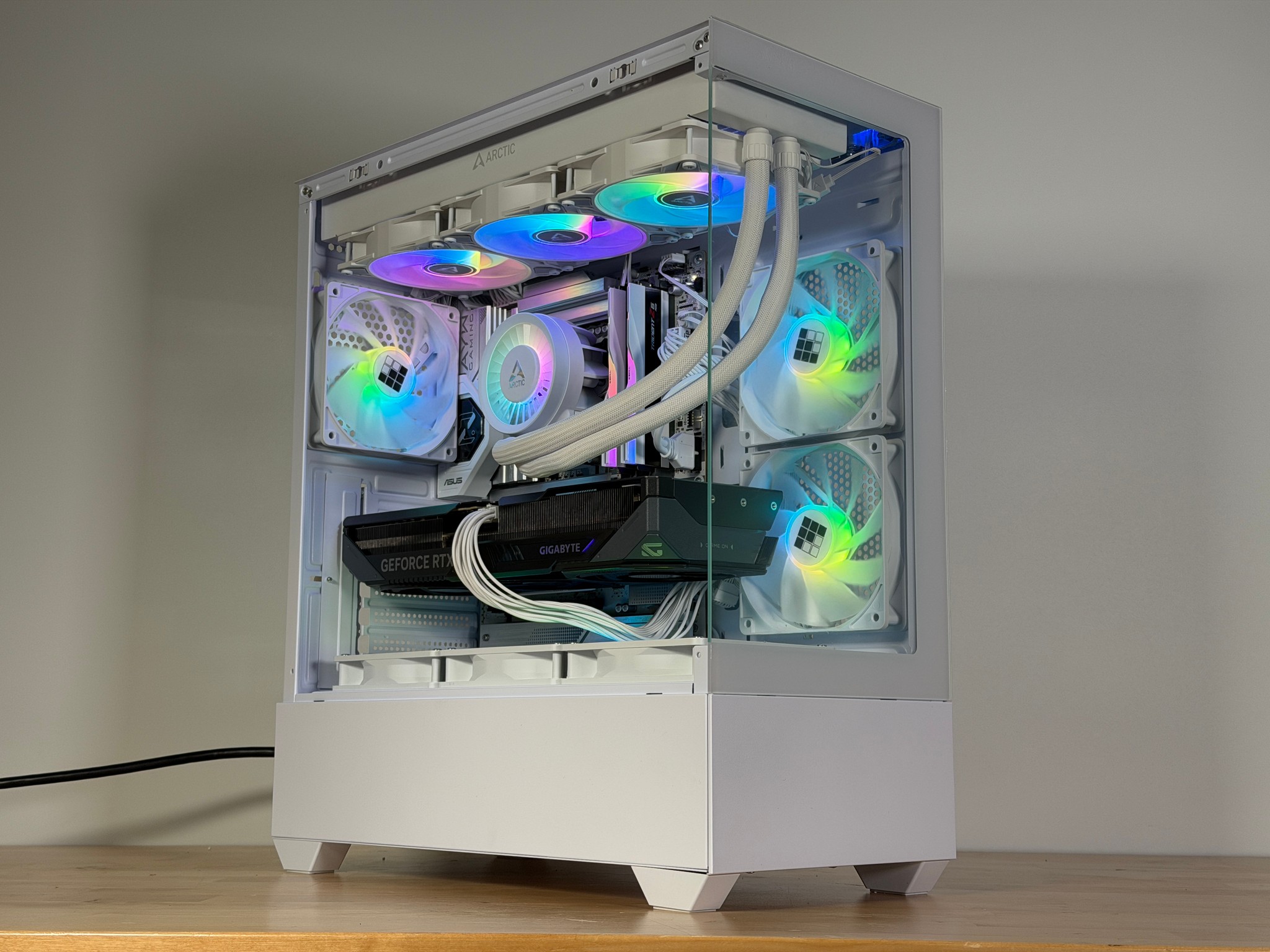 RTX 5070 Intel Core Ultra 7 265k Gaming PC