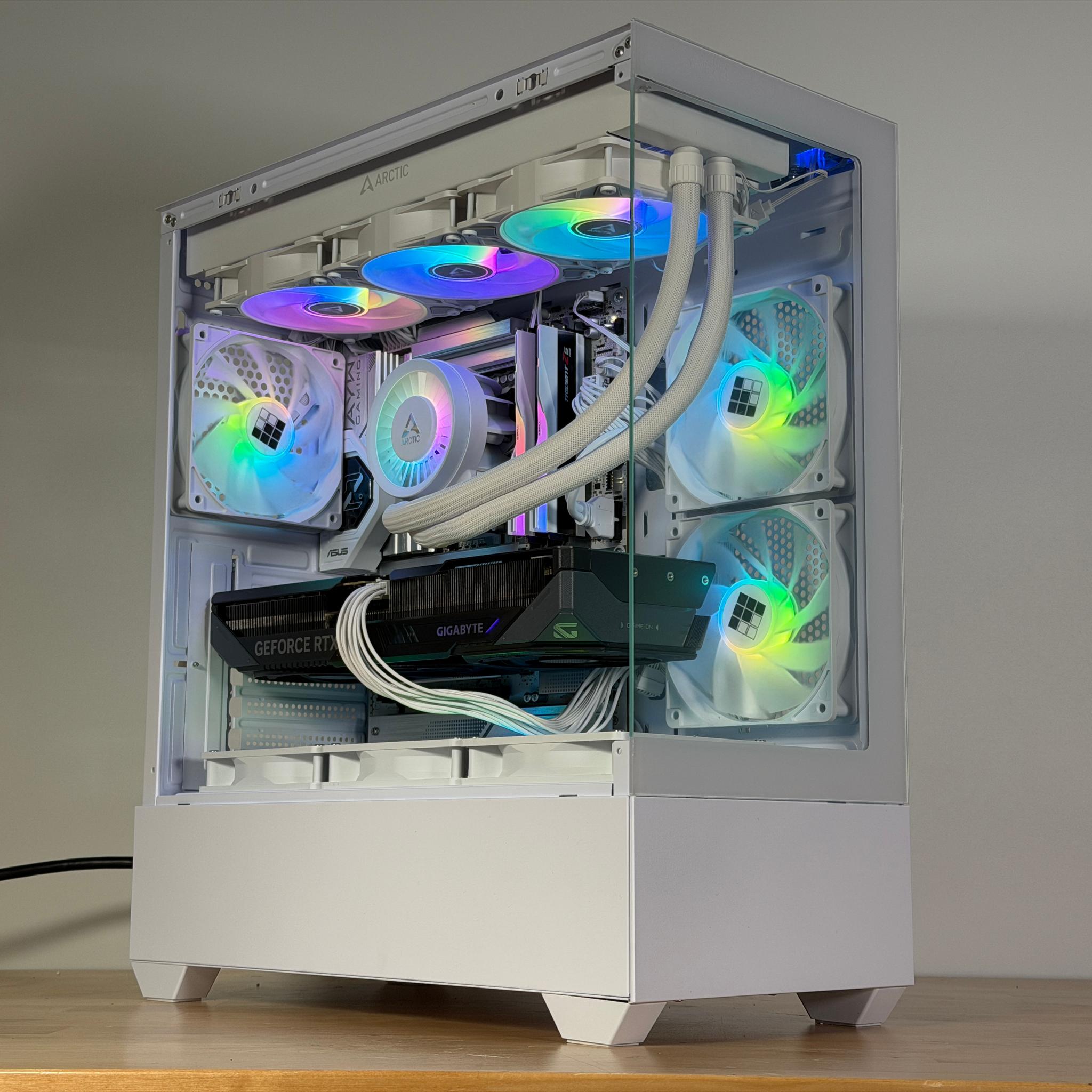 RTX 5070 Intel Core Ultra 7 265k Gaming PC