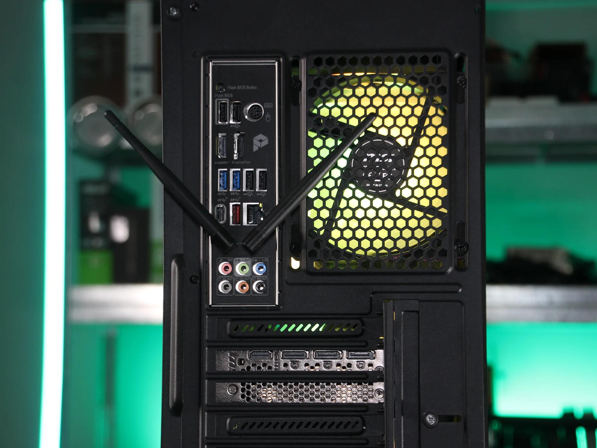 𝙇𝙐𝘾𝙆𝙔 // Core i7-12700K, RTX 3080 // Upper Mid-Range Gaming PC