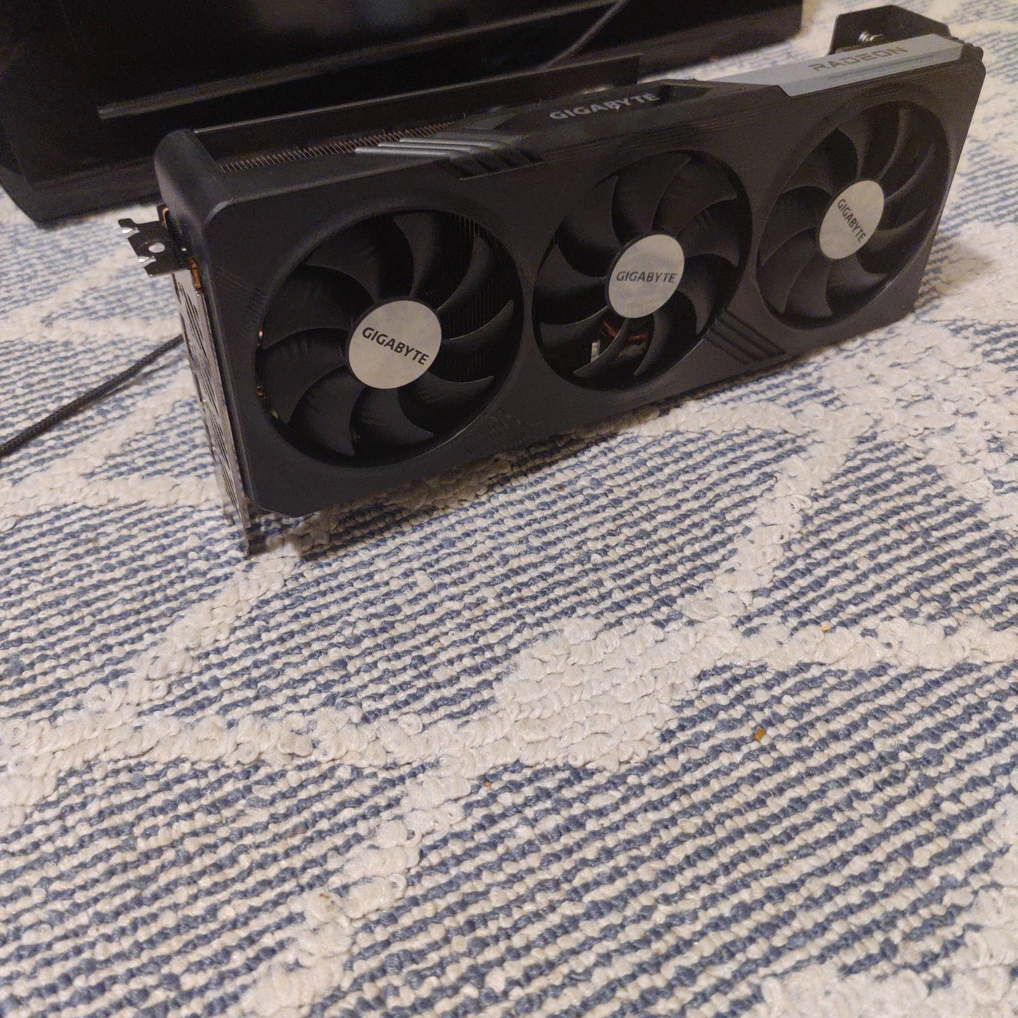 RX 7800XT *Great Condition* GIGABYTE OC 16GB GDDR6 Graphics Card