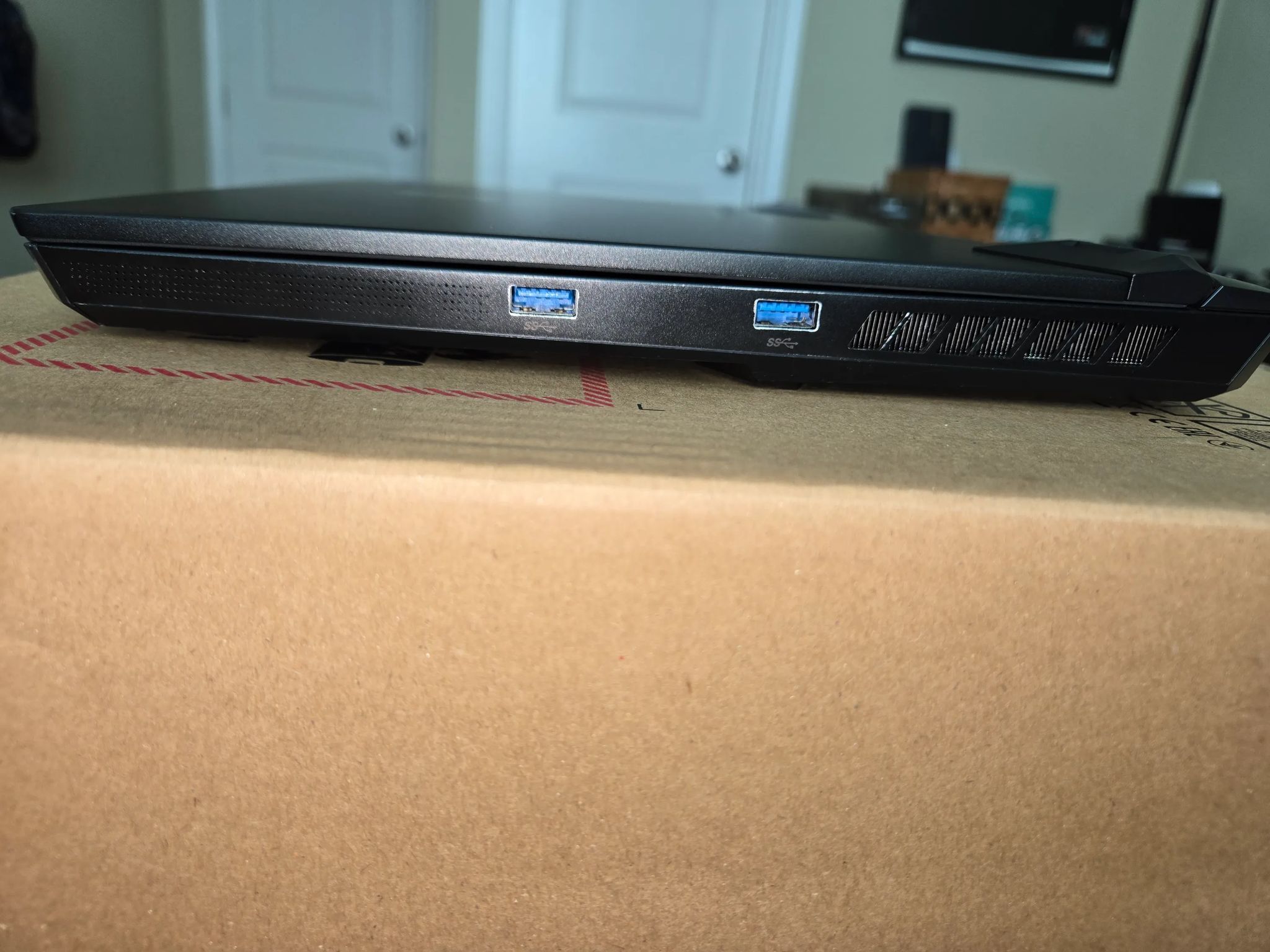 MSI Vector GP66HX 12UGS Gaming Laptop.32GB DDR5,i7 12800HX,RTX 3070Ti 150watt.1TB SSD,15.6"QHD 165Hz