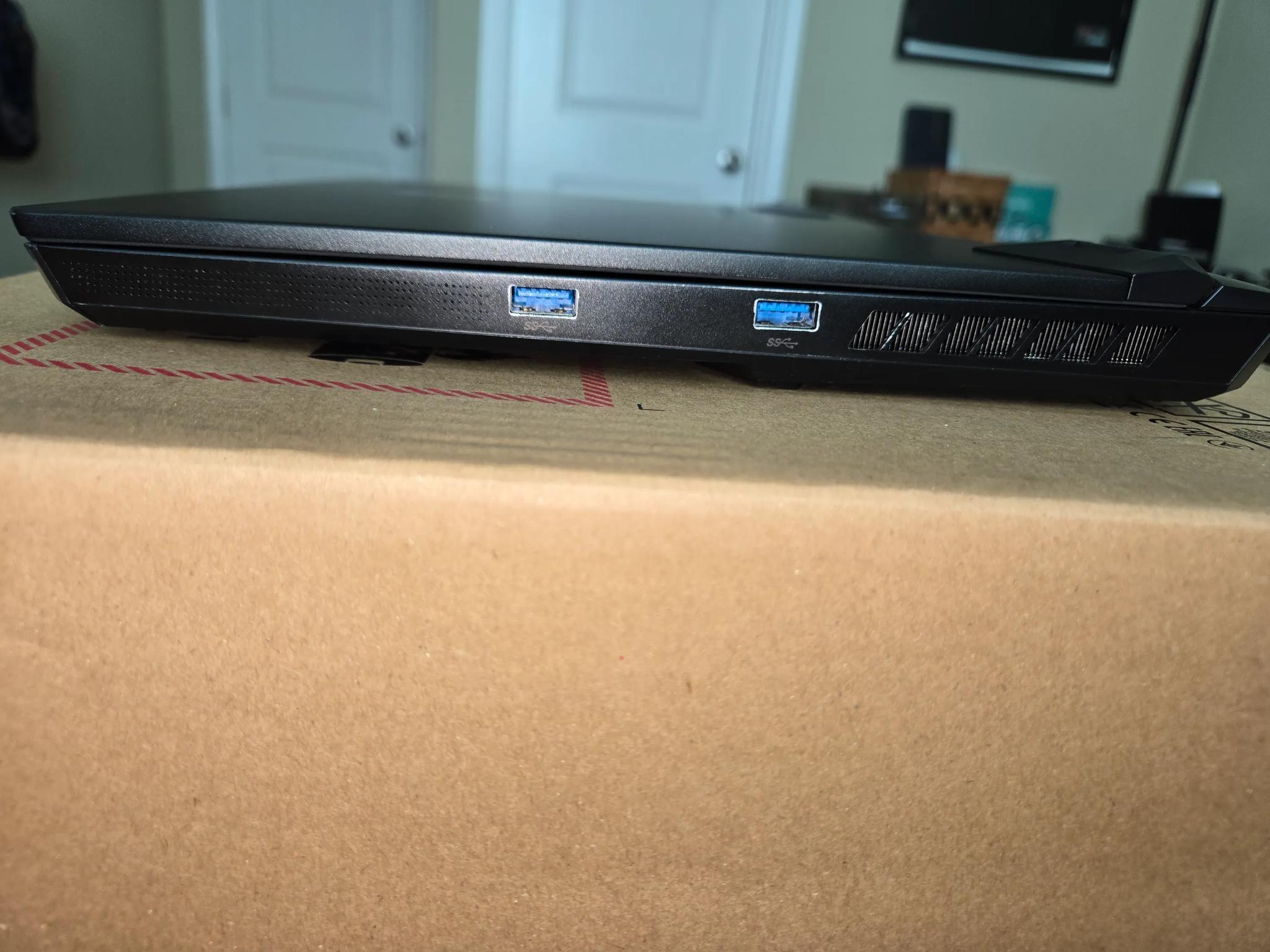 MSI Vector GP66HX 12UGS Gaming Laptop.32GB DDR5,i7 12800HX,RTX 3070Ti 150watt.1TB SSD,15.6"QHD 165Hz