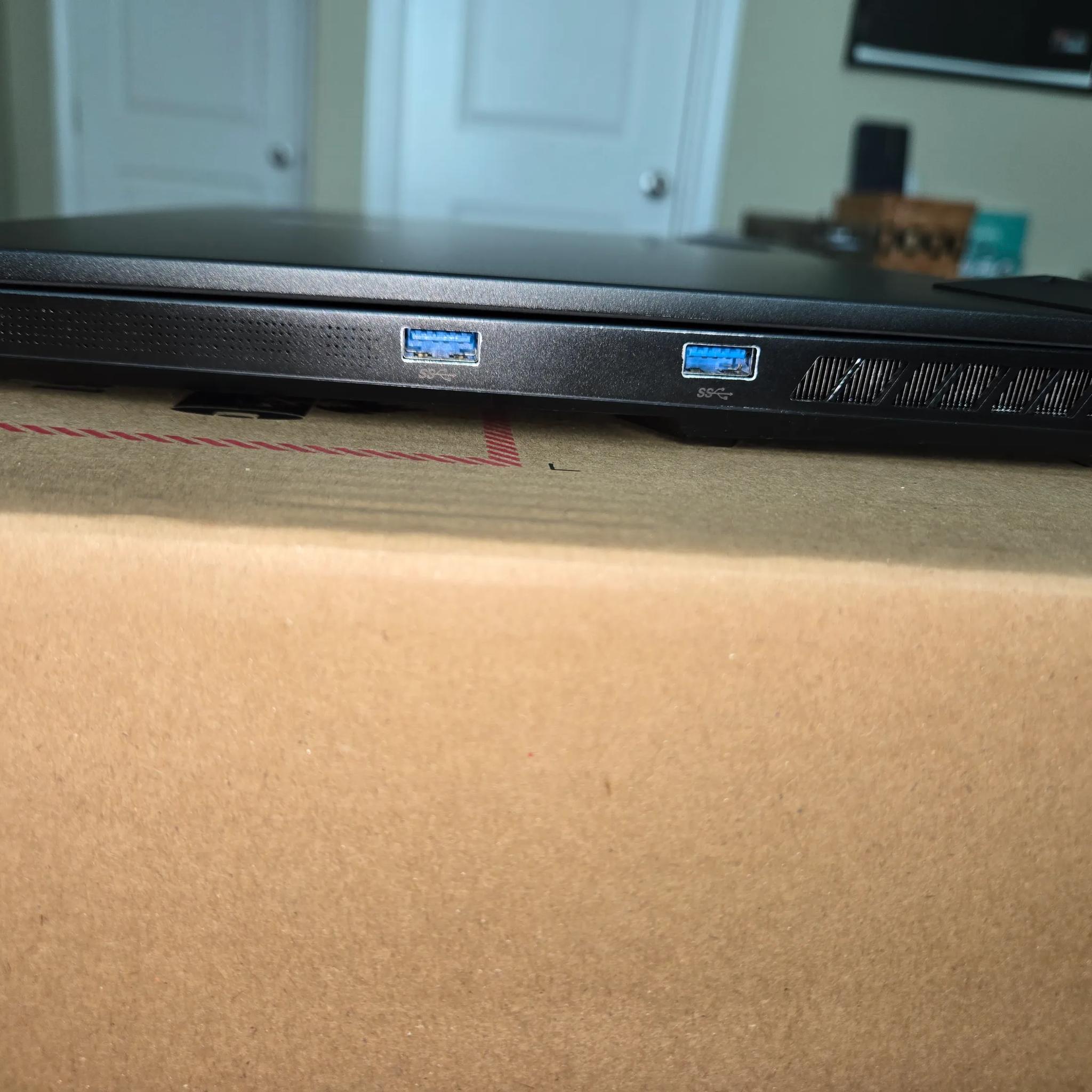 MSI Vector GP66HX 12UGS Gaming Laptop.32GB DDR5,i7 12800HX,RTX 3070Ti 150watt.1TB SSD,15.6"QHD 165Hz