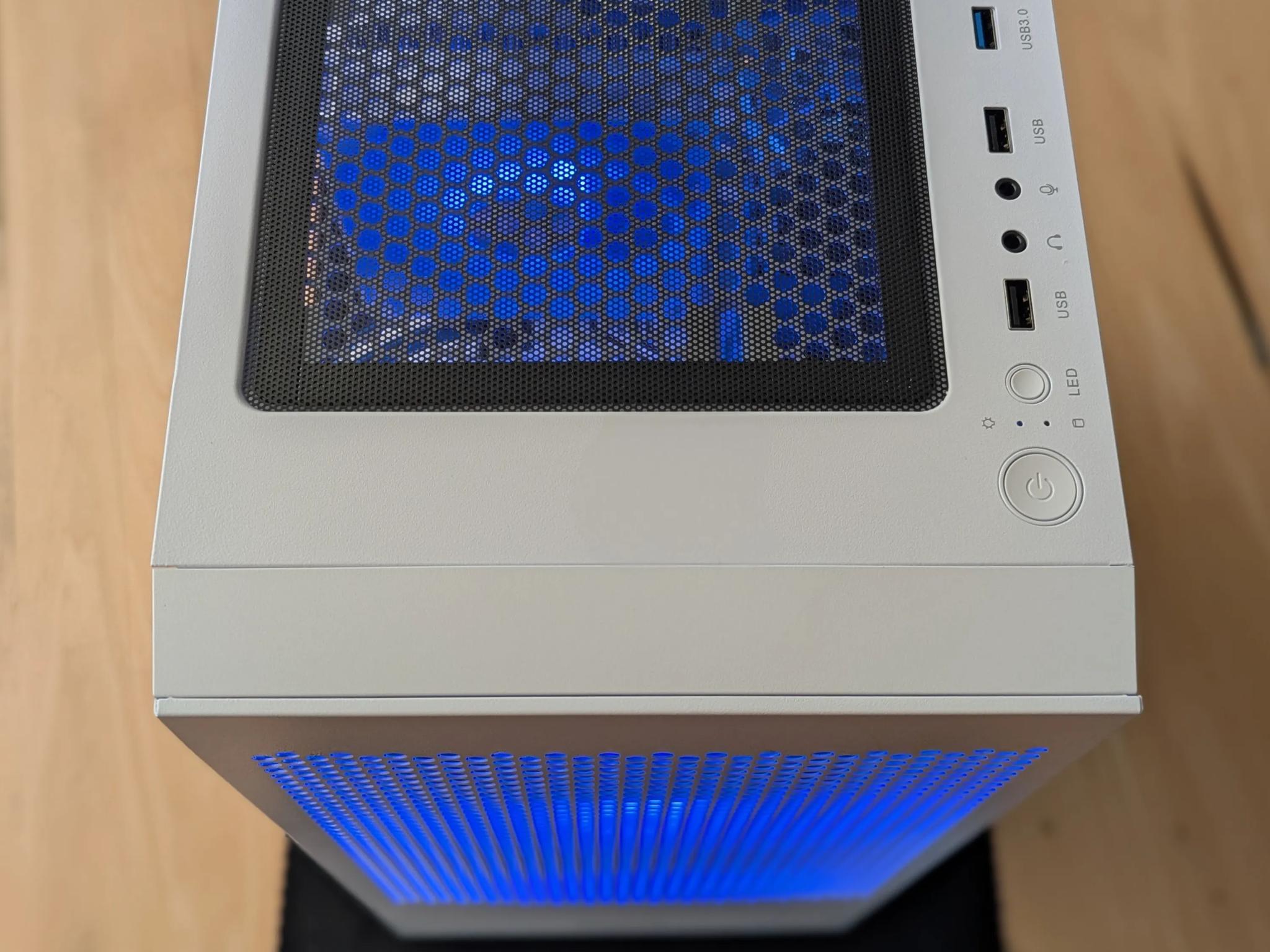 🧊 Frozone – White & Blue RTX 3060 Ti Build | 3700X + 1TB NVMe + 32GB DDR4 🎮❄️