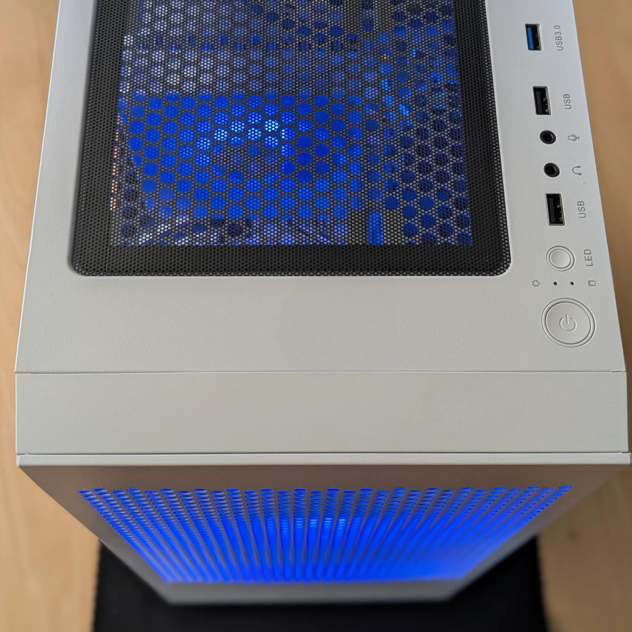 🧊 Frozone – White & Blue RTX 3060 Ti Build | 3700X + 1TB NVMe + 32GB DDR4 🎮❄️