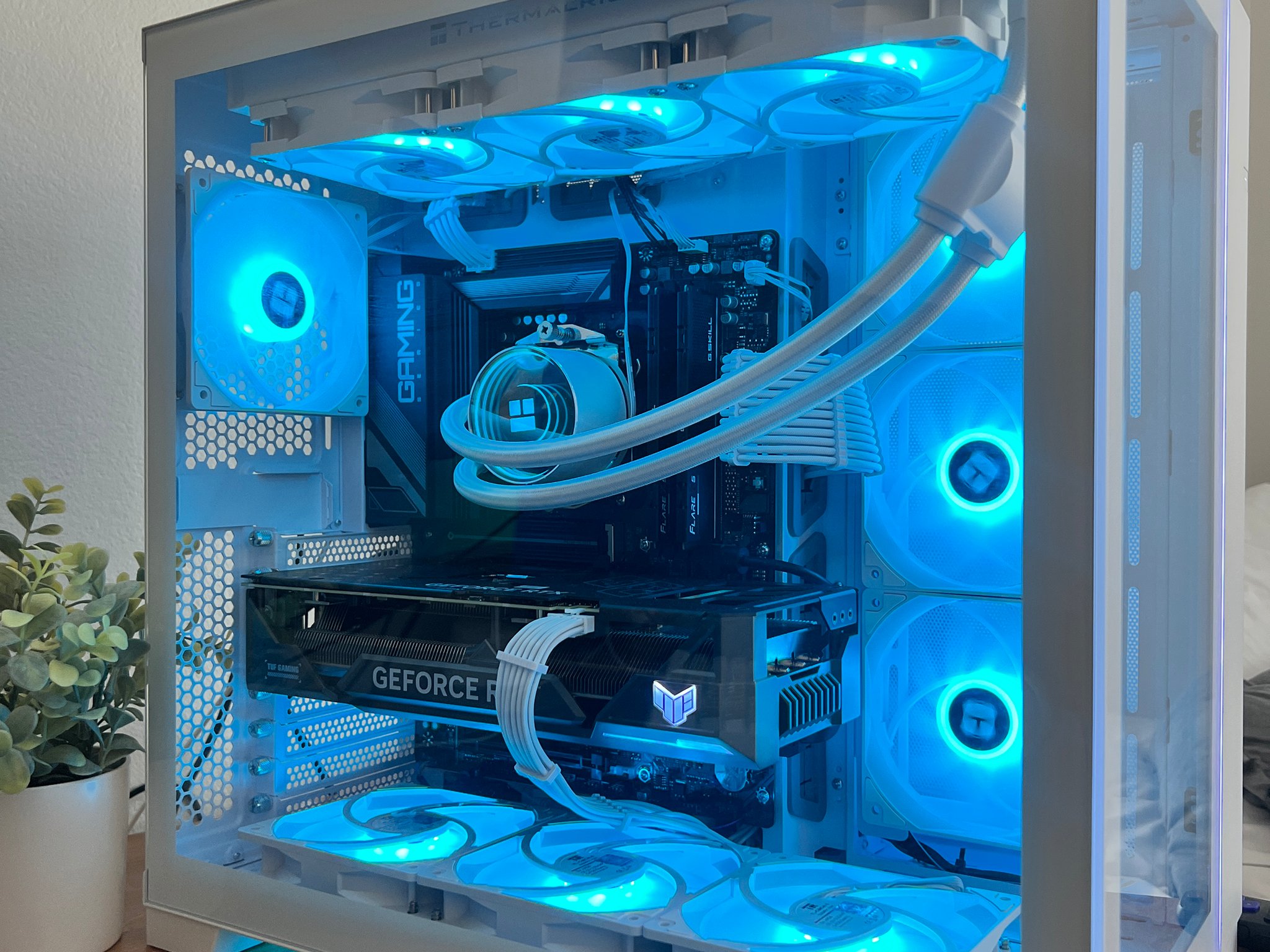 RTX 4070 TI | Ryzen 7 7700x | 32gb DDR5 | 1tb M.2 Gen4 | Gaming PC