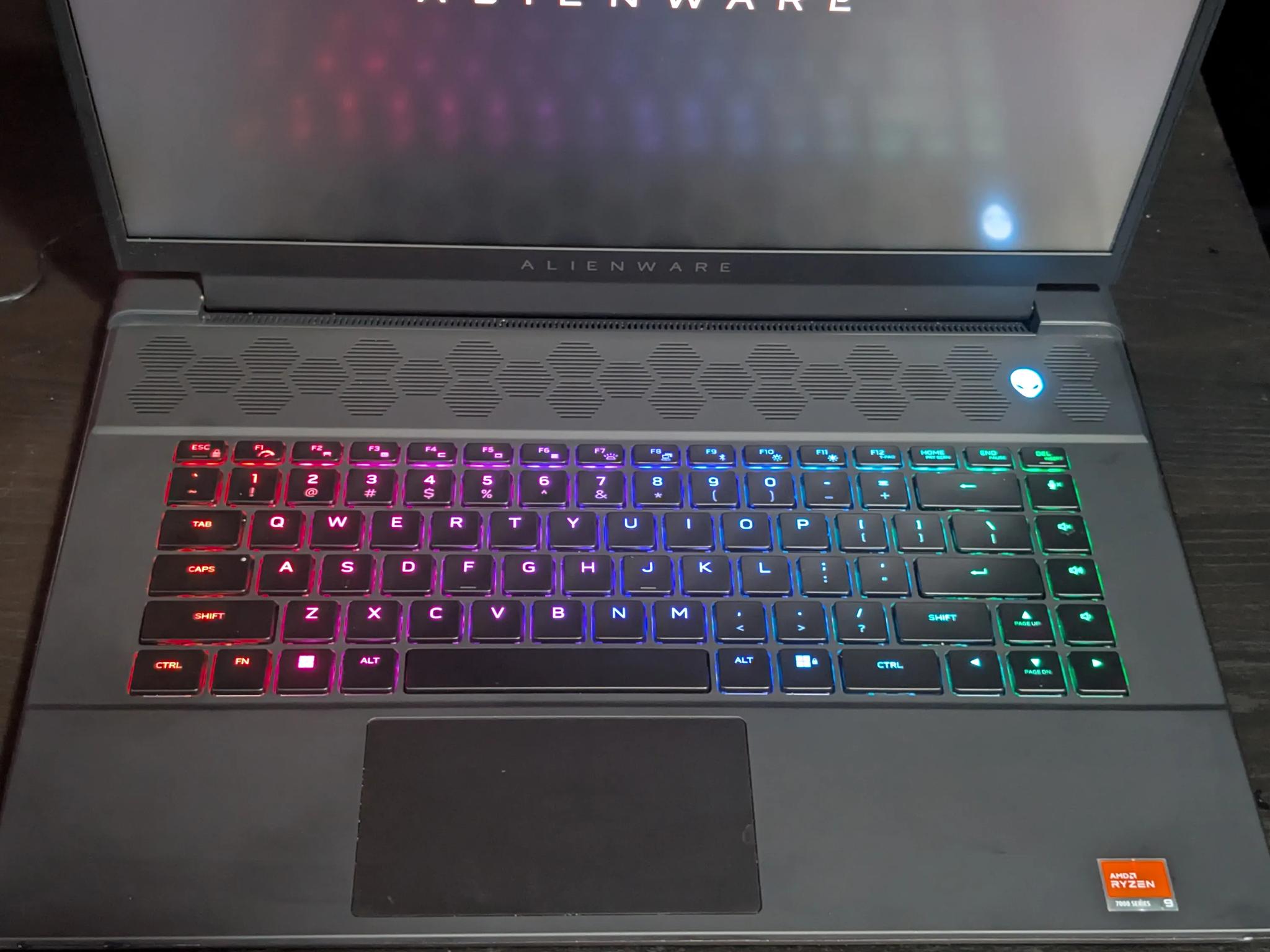 Alienware M16 R1 - AMD Ryzen 9 7845HX, 64gb DDR5, RTX 4080