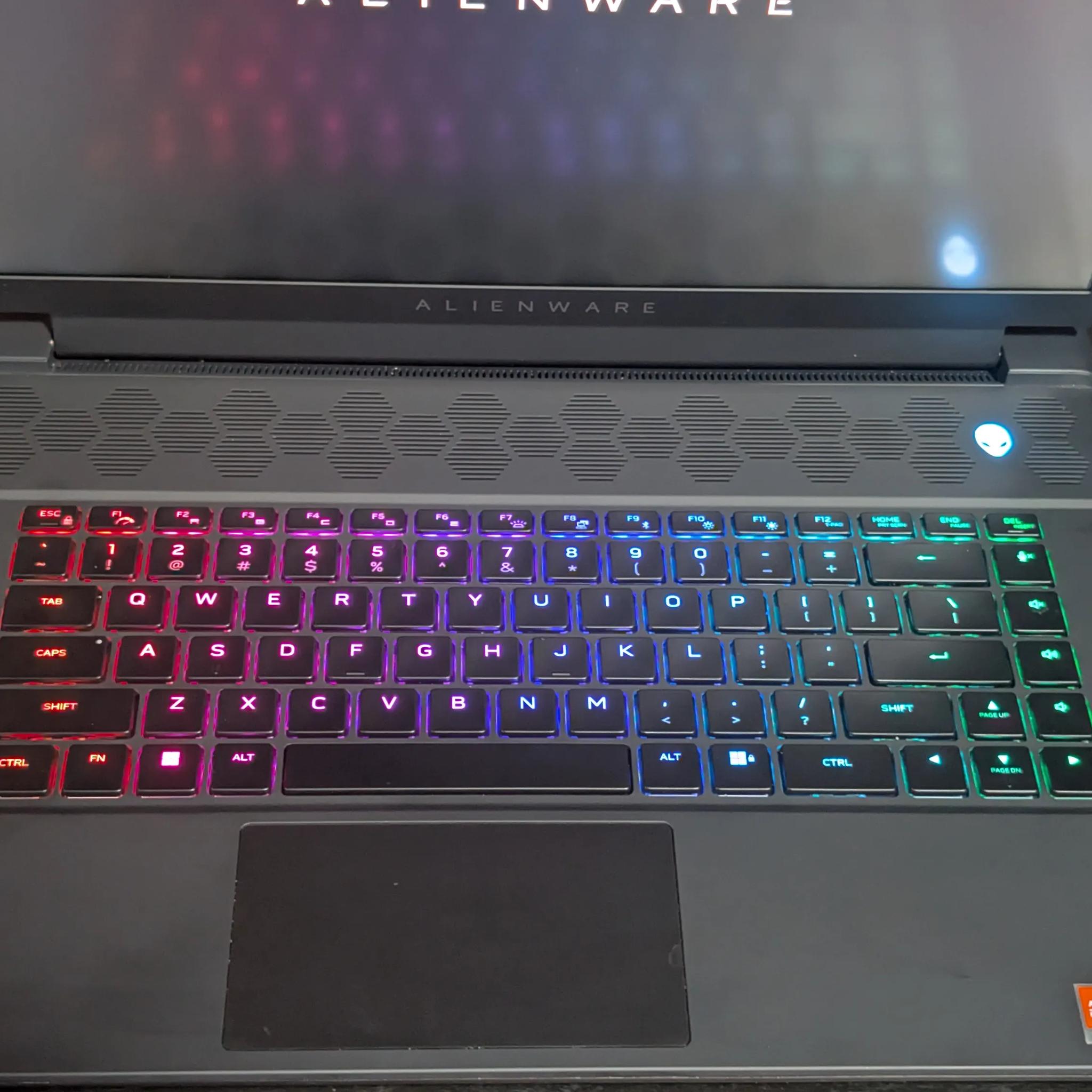 Alienware M16 R1 - AMD Ryzen 9 7845HX, 64gb DDR5, RTX 4080