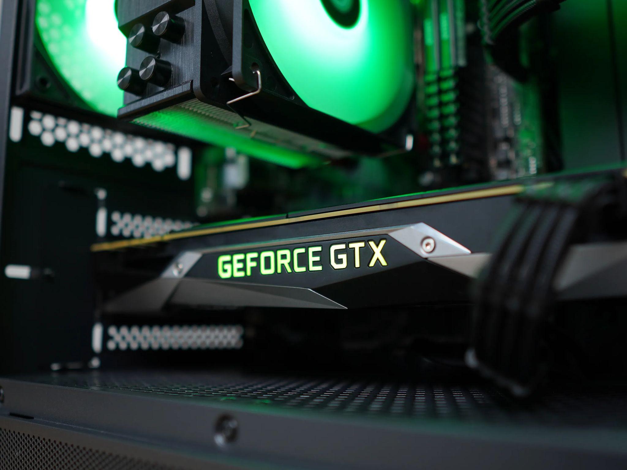 Gaming Pc (Ryzen 7 + Gtx 1080 + 16gb ram)