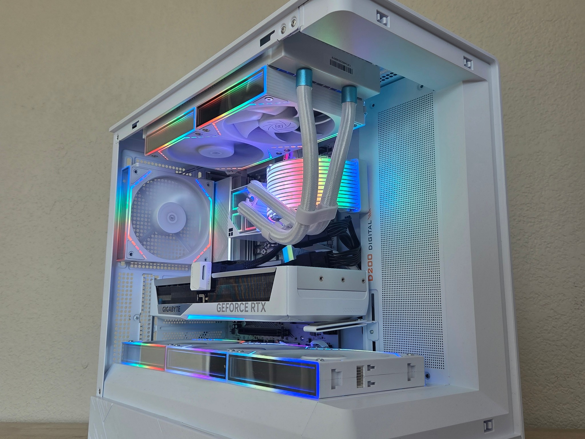 ❄️🤍 Frost Infinity | RTX 5070 | Ryzen 5 7600X | LCD Screen Display | 1.5TB Storage 🤍❄️