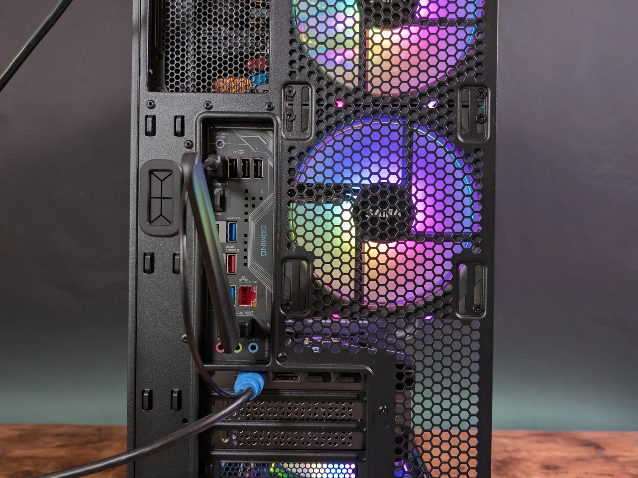 RTX 4090 // Ryzen 9 7950x3D // 64GB DDR5 // 2TB Samsung 990 Pro // WiFi