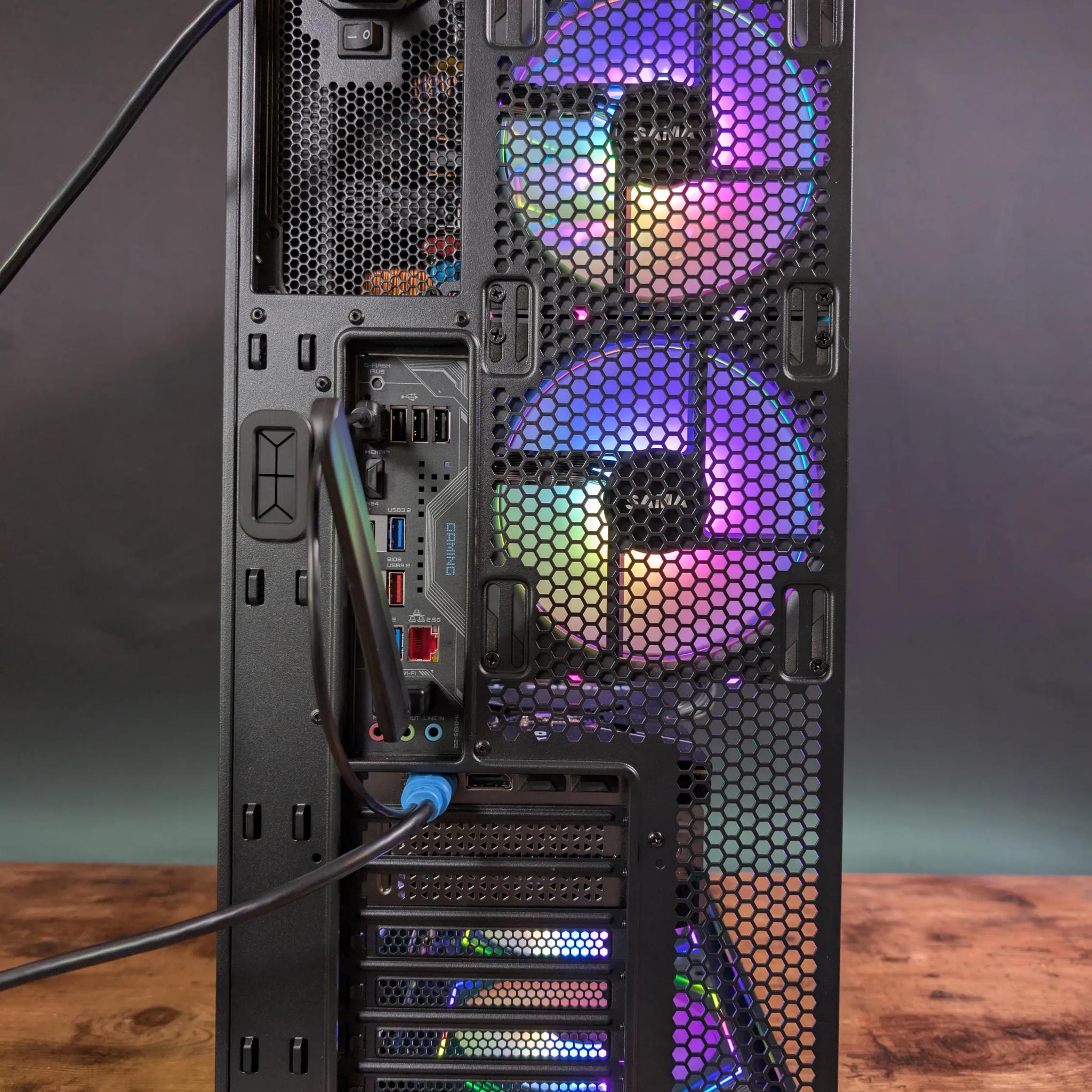 RTX 4090 // Ryzen 9 7950x3D // 64GB DDR5 // 2TB Samsung 990 Pro // WiFi