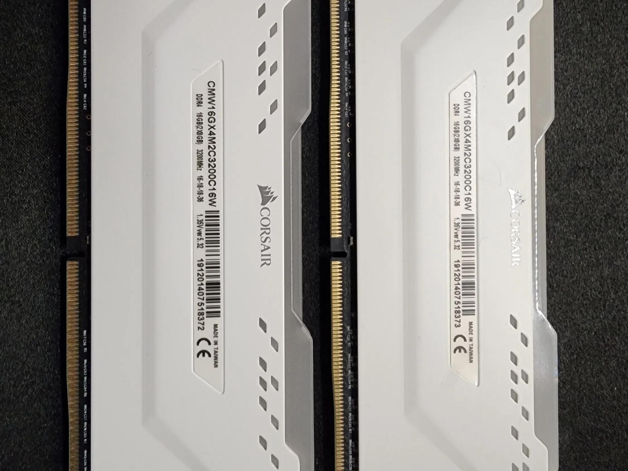 Corsair Vengeance Pro RGB DDR4 3200 MHz 2x8Gb