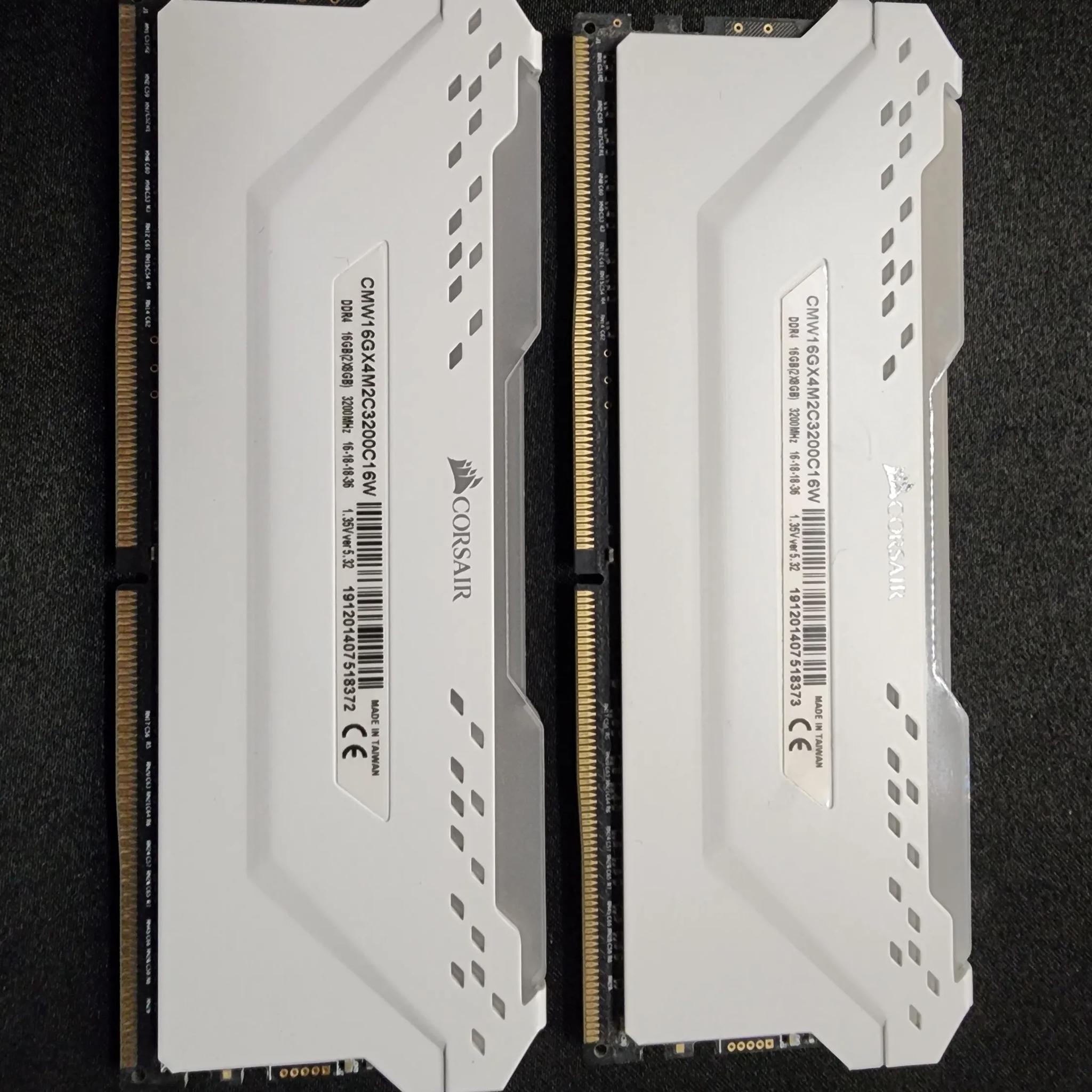 Corsair Vengeance Pro RGB DDR4 3200 MHz 2x8Gb