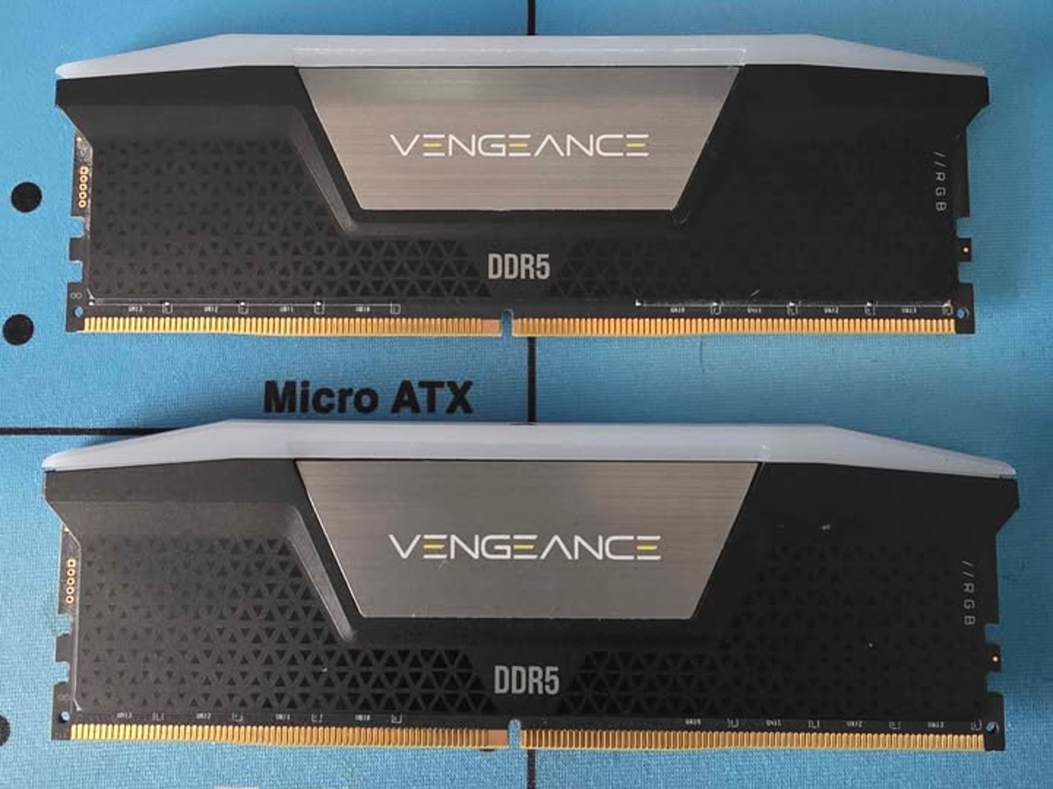 CORSAIR - VENGEANCE RGB 64GB (2x32GB) DDR5 6400MHz C32 UDIMM Desktop Memory - Black