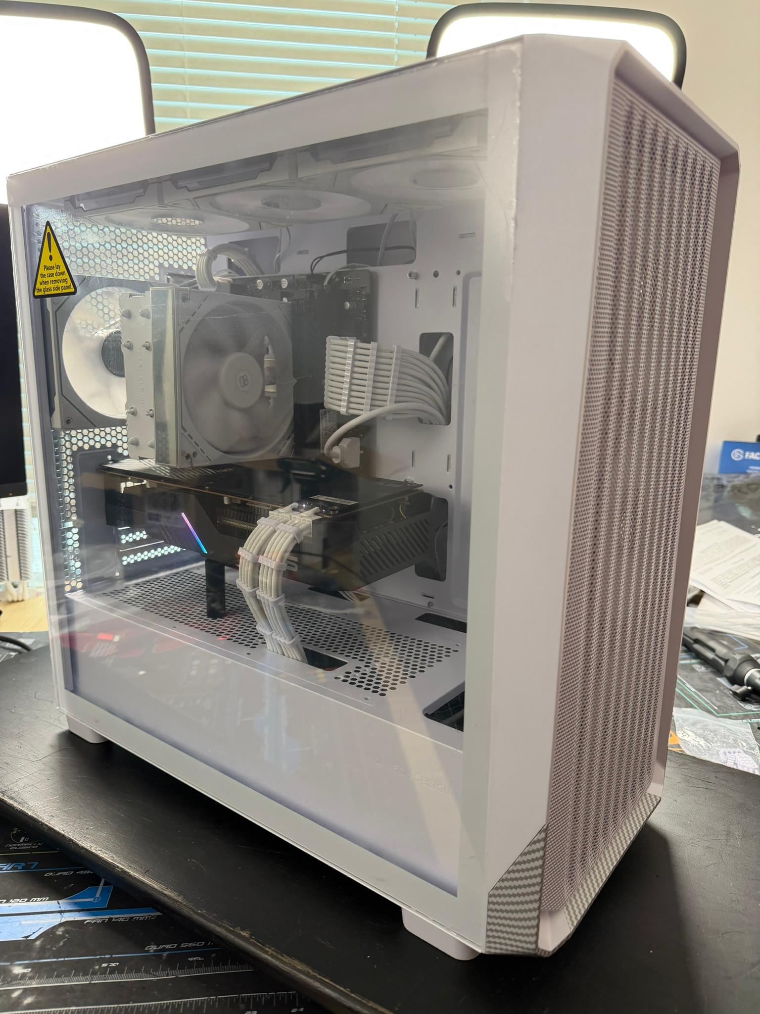 Gaming PC | RX 5700XT | Ryzen 5 5600X | 16GB RAM | Windows 11 | Jawa