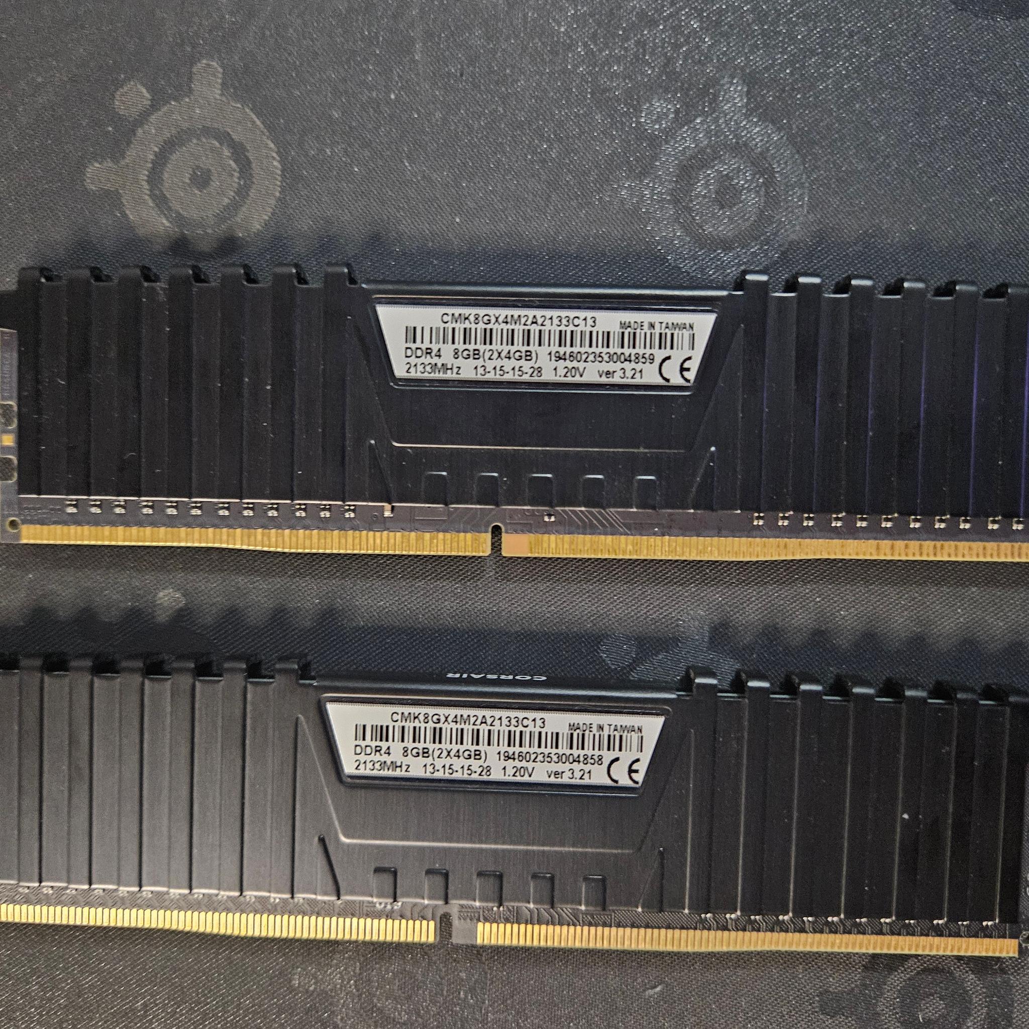Corsair Vengeance LPX 16GB (4×4GB) DDR4 DRAM